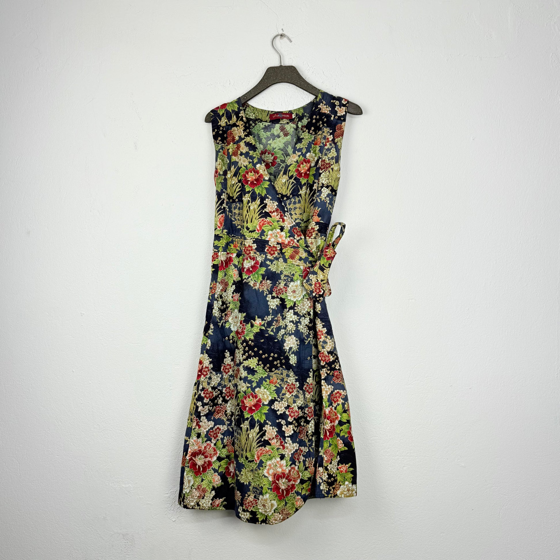 Kuratierter Vintage Onlineshop nachhaltige Secondhand Kleidung online kaufen, Online Shop Vintage, Vintage Online Shop, Second Hand Online Shop, gebraucht, zweite Hand, reused, preloved, Y2K, thriftshop, thriftstore, thrifting, thrift shop, thrift store