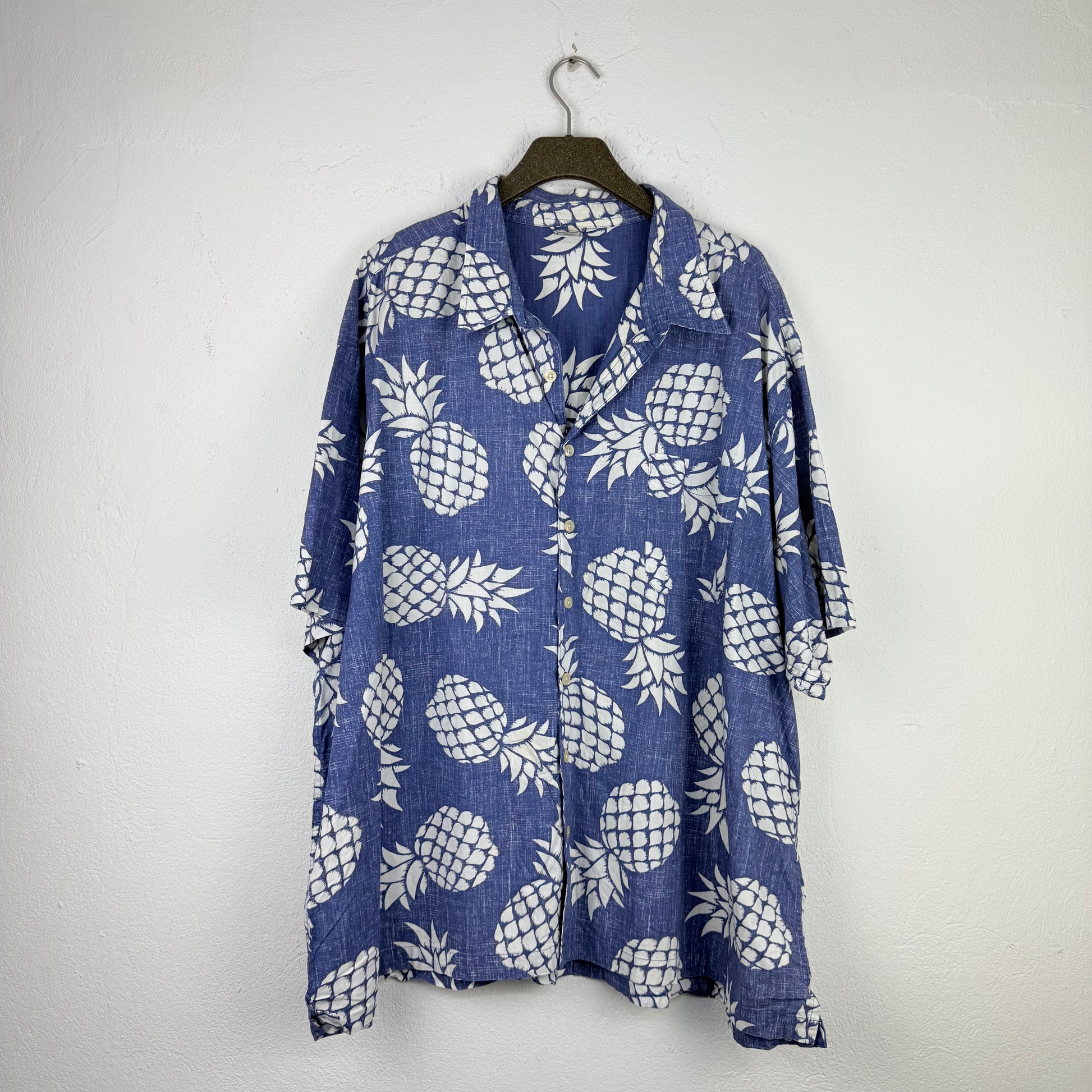 Kuratierter Vintage Onlineshop nachhaltige Secondhand Kleidung online kaufen, Online Shop Vintage, Vintage Online Shop, Second Hand Online Shop, gebraucht, zweite Hand, reused, preloved, Y2K, thriftshop, thriftstore, thrifting, thrift shop, thrift store