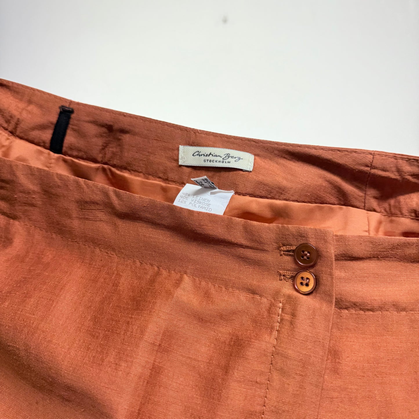 Kuratierter Vintage Onlineshop nachhaltige Secondhand Kleidung online kaufen, Online Shop Vintage, Vintage Online Shop, Second Hand Online Shop, gebraucht, zweite Hand, reused, preloved, Y2K, thriftshop, thriftstore, thrifting, thrift shop, thrift store