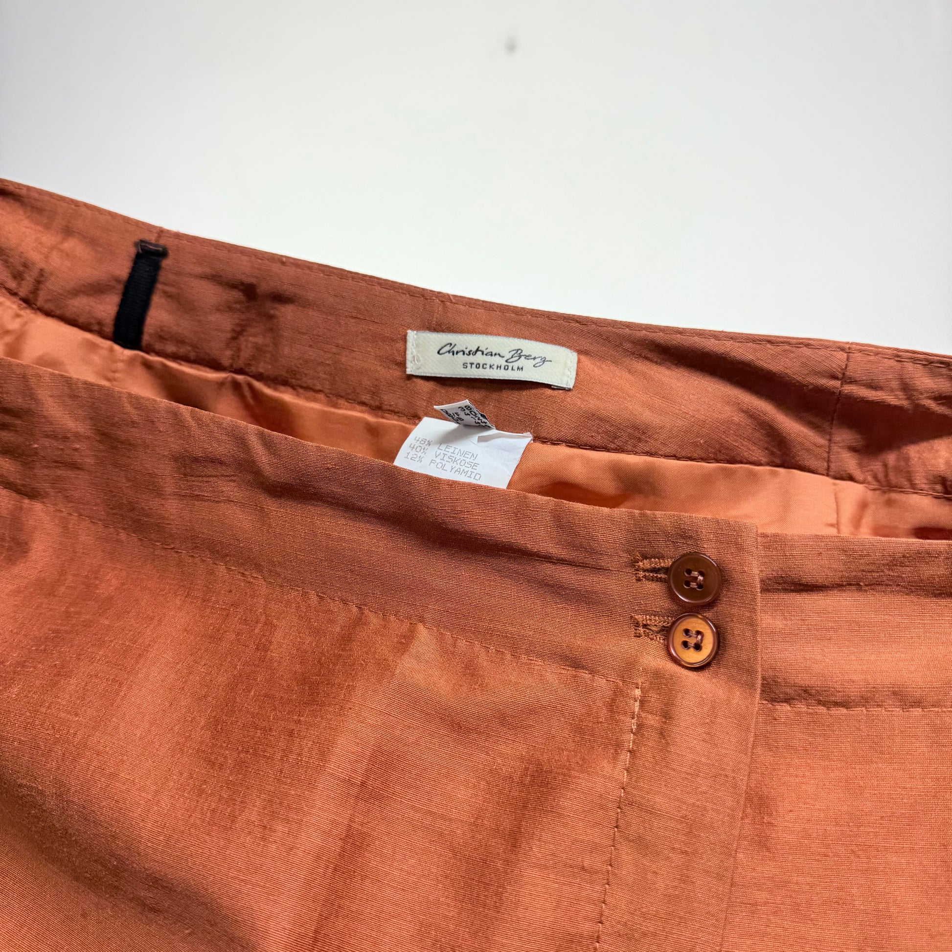 Kuratierter Vintage Onlineshop nachhaltige Secondhand Kleidung online kaufen, Online Shop Vintage, Vintage Online Shop, Second Hand Online Shop, gebraucht, zweite Hand, reused, preloved, Y2K, thriftshop, thriftstore, thrifting, thrift shop, thrift store