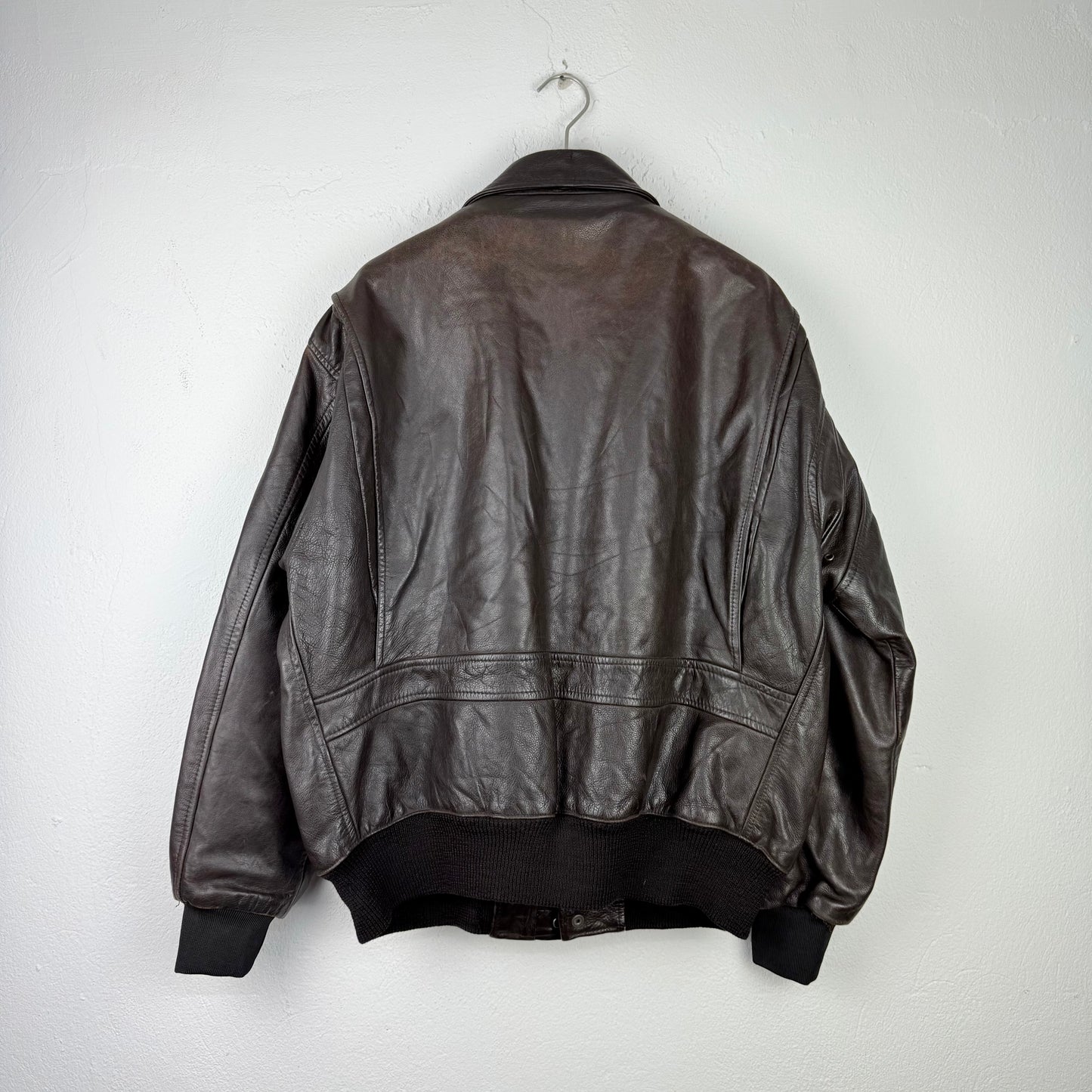 Kuratierter Vintage Onlineshop nachhaltige Secondhand Kleidung online kaufen, Online Shop Vintage, Vintage Online Shop, Second Hand Online Shop, gebraucht, zweite Hand, reused, preloved, Y2K, thriftshop, thriftstore, thrifting, thrift shop, thrift store