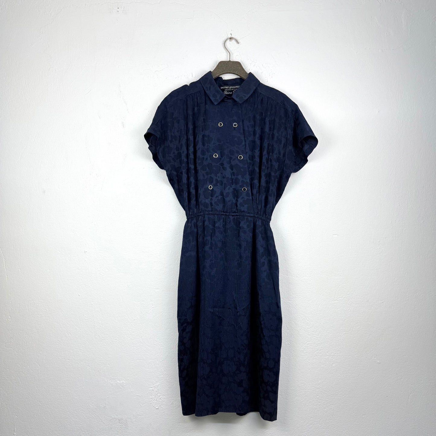 Kuratierter Vintage Onlineshop nachhaltige Secondhand Kleidung online kaufen, Online Shop Vintage, Vintage Online Shop, Second Hand Online Shop, gebraucht, zweite Hand, reused, preloved, Y2K, thriftshop, thriftstore, thrifting, thrift shop, thrift store