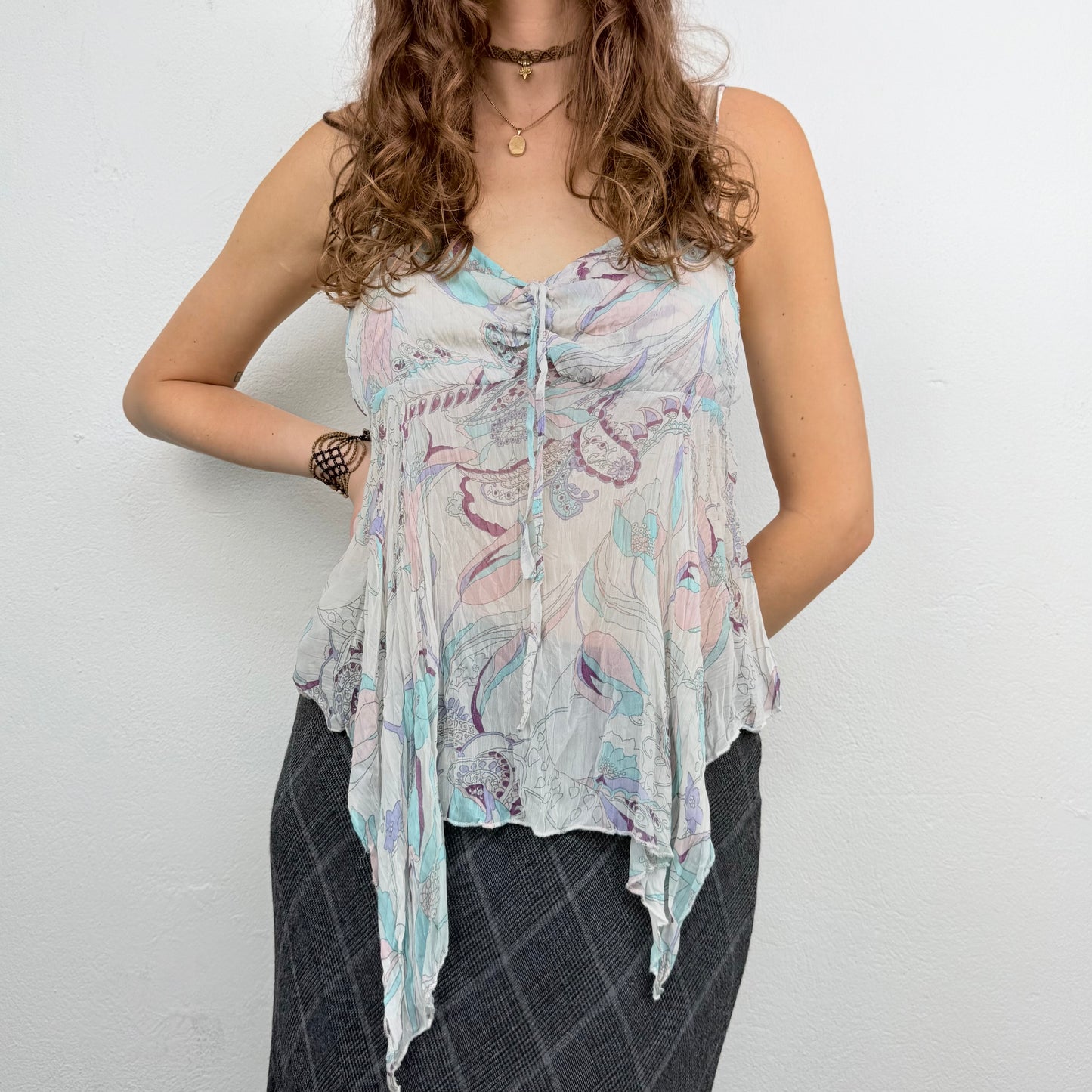 Kuratierter Vintage Onlineshop nachhaltige Secondhand Kleidung online kaufen, Online Shop Vintage, Vintage Online Shop, Second Hand Online Shop, gebraucht, zweite Hand, reused, preloved, Y2K, thriftshop, thriftstore, thrifting, thrift shop, thrift store, Boho, Flowy, Fairycore, Festival