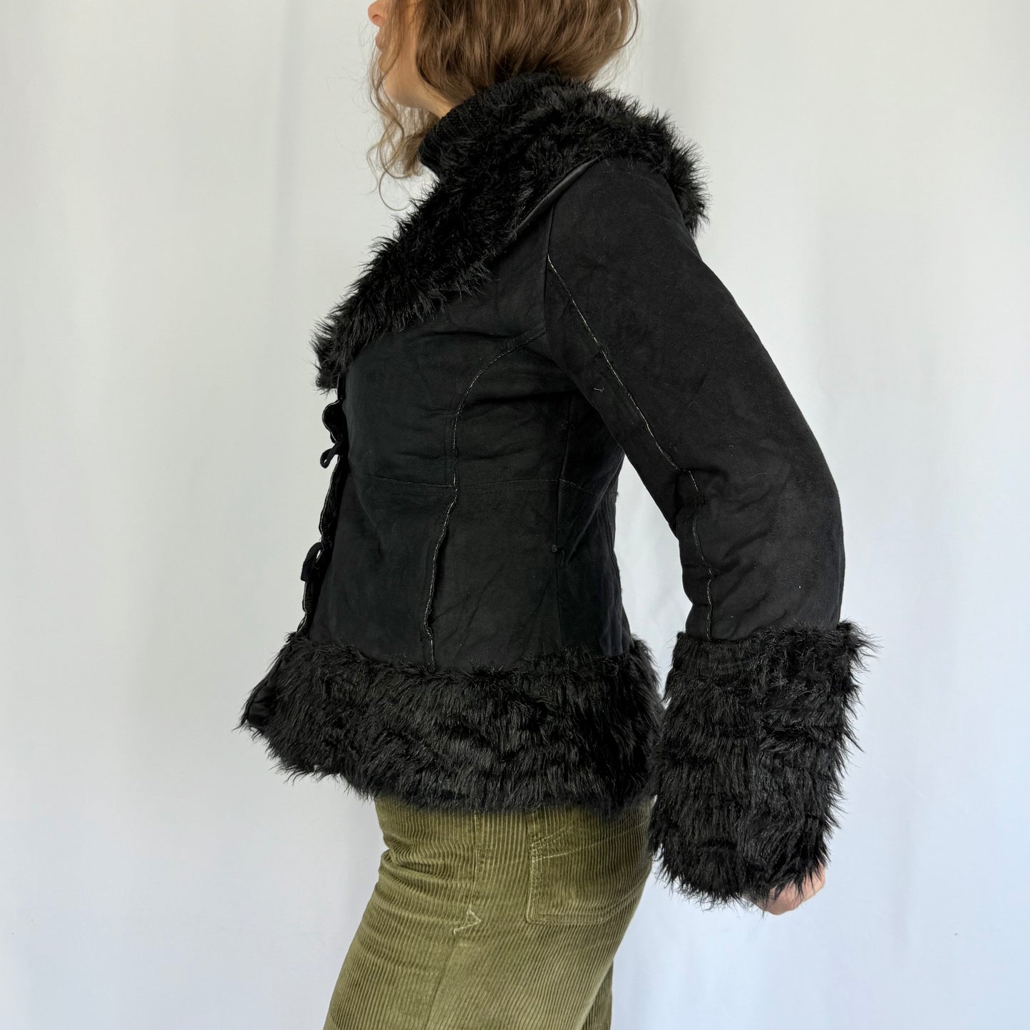 Kuratierter Vintage Onlineshop nachhaltige Secondhand Kleidung online kaufen, Online Shop Vintage, Vintage Online Shop, Second Hand Online Shop, gebraucht, zweite Hand, reused, preloved, Y2K, thriftshop, thriftstore, thrifting, thrift shop, thrift store, Cozy, Bratz, 2000s, Teddy