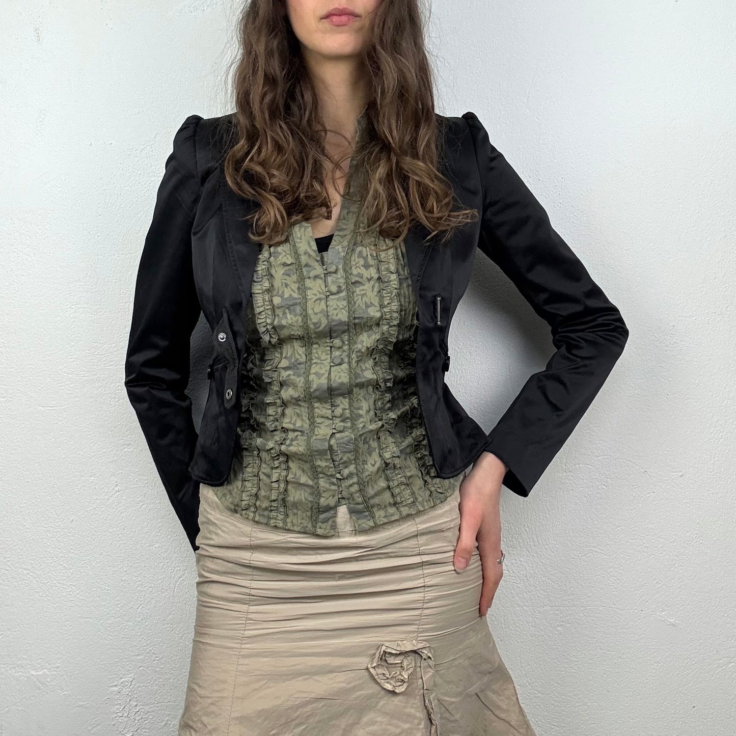 Kuratierter Vintage Onlineshop nachhaltige Secondhand Kleidung online kaufen, Online Shop Vintage, Vintage Online Shop, Second Hand Online Shop, gebraucht, zweite Hand, reused, preloved, Y2K, thriftshop, thriftstore, thrifting, thrift shop, thrift store