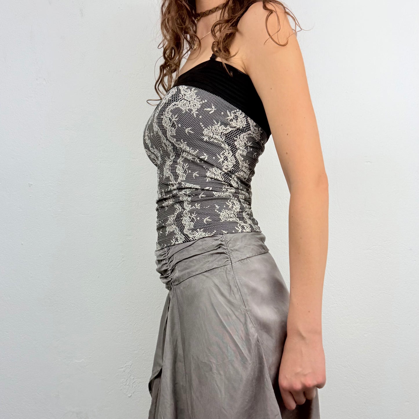 Kuratierter Vintage Onlineshop nachhaltige Secondhand Kleidung online kaufen, Online Shop Vintage, Vintage Online Shop, Second Hand Online Shop, gebraucht, zweite Hand, reused, preloved, Y2K, thriftshop, thriftstore, thrifting, thrift shop, thrift store, Y2K, Spitze, Elegant