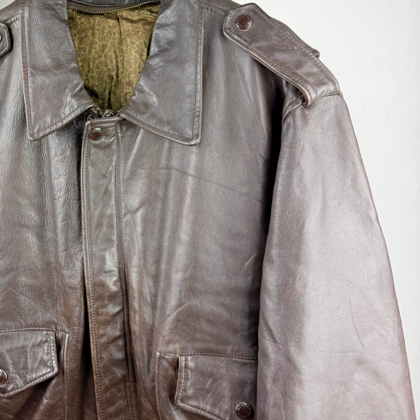 Kuratierter Vintage Onlineshop nachhaltige Secondhand Kleidung online kaufen, Online Shop Vintage, Vintage Online Shop, Second Hand Online Shop, gebraucht, zweite Hand, reused, preloved, Y2K, thriftshop, thriftstore, thrifting, thrift shop, thrift store