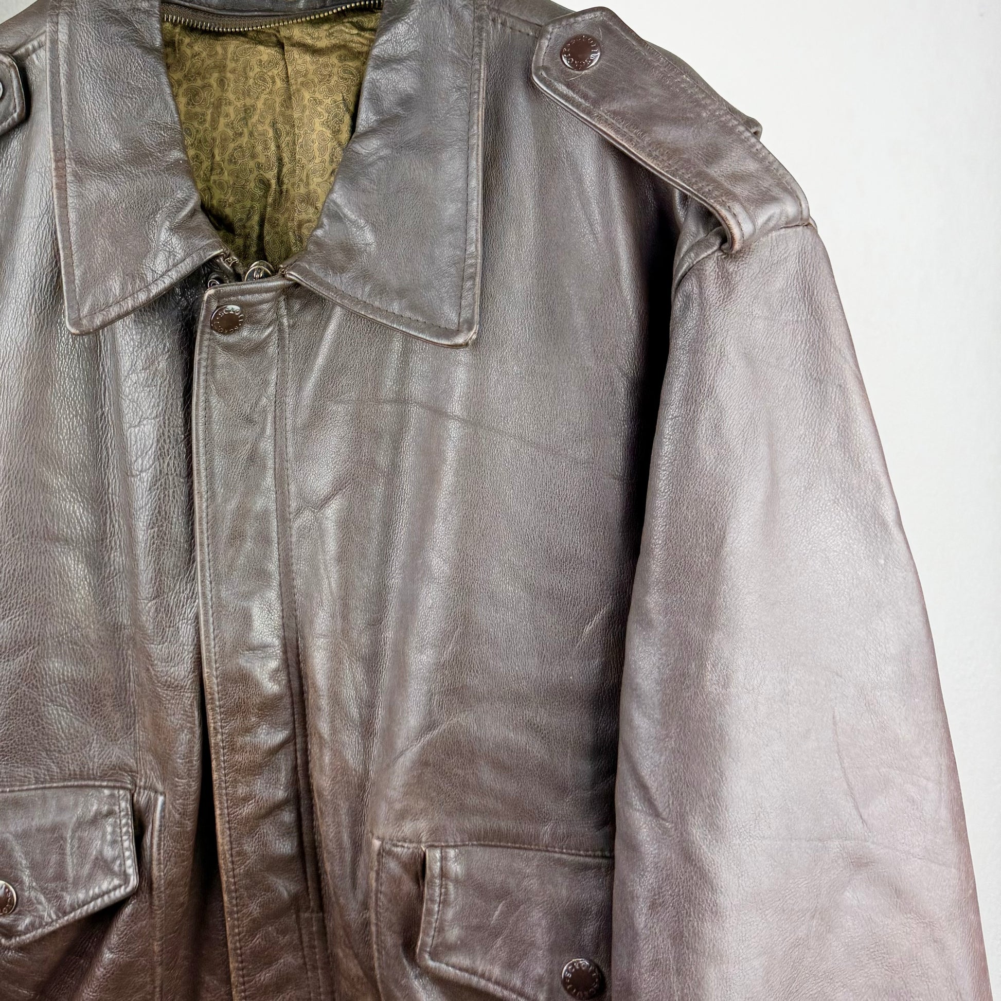 Kuratierter Vintage Onlineshop nachhaltige Secondhand Kleidung online kaufen, Online Shop Vintage, Vintage Online Shop, Second Hand Online Shop, gebraucht, zweite Hand, reused, preloved, Y2K, thriftshop, thriftstore, thrifting, thrift shop, thrift store