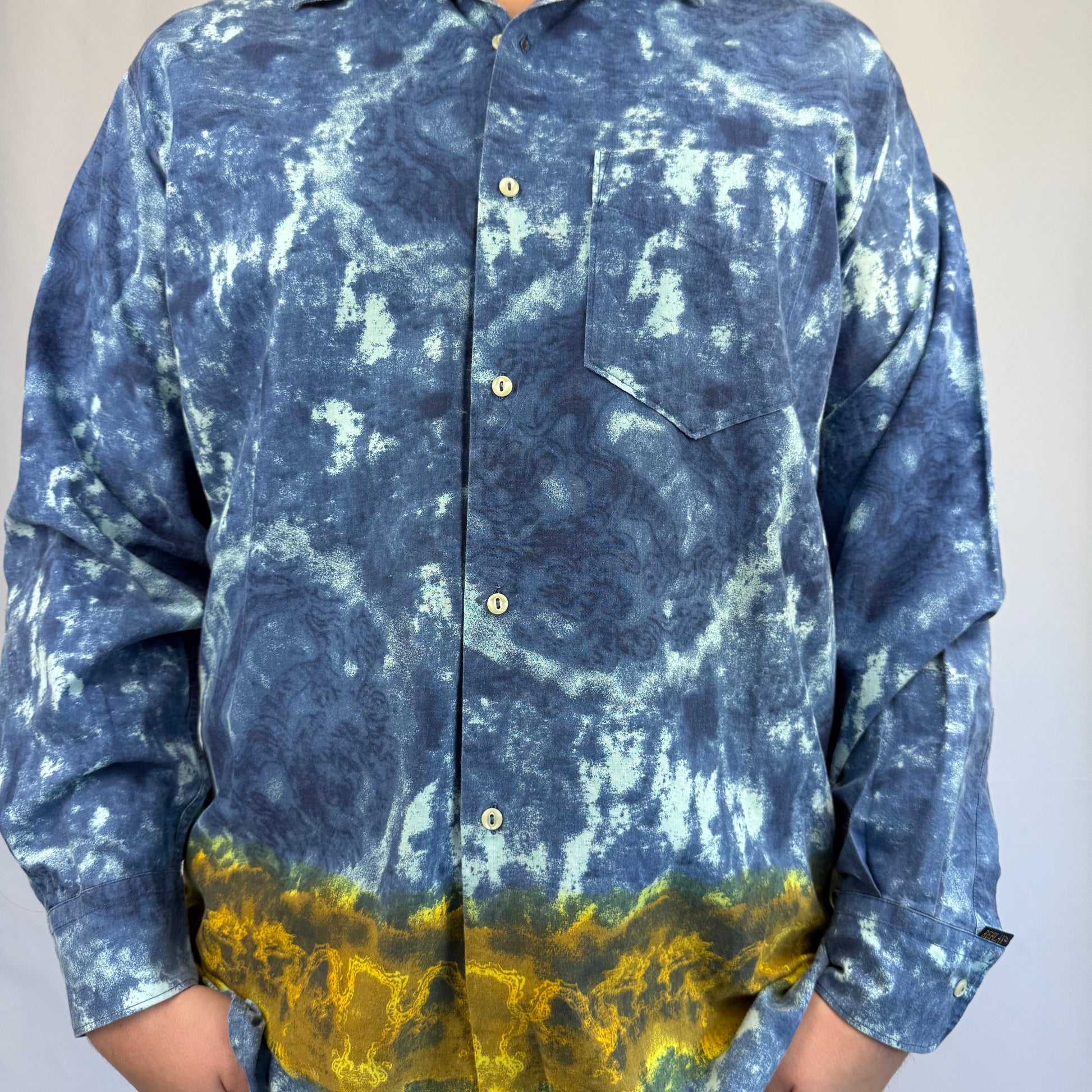 Kuratierter Vintage Onlineshop nachhaltige Secondhand Kleidung online kaufen, Online Shop Vintage, Vintage Online Shop, Second Hand Online Shop, gebraucht, zweite Hand, reused, preloved, Y2K, thriftshop, thriftstore, thrifting, thrift shop, thrift store, Crazy Pattern, Retro