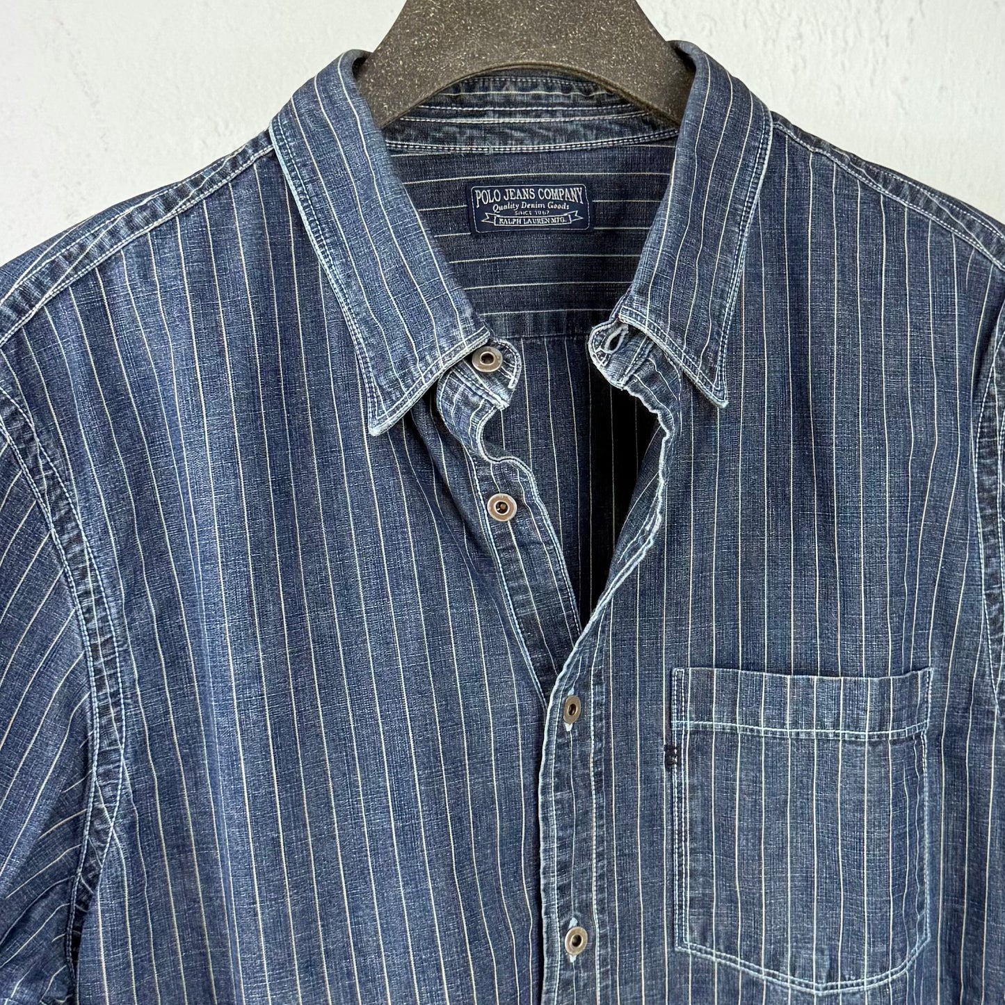 Kuratierter Vintage Onlineshop nachhaltige Secondhand Kleidung online kaufen, Online Shop Vintage, Vintage Online Shop, Second Hand Online Shop, gebraucht, zweite Hand, reused, preloved, Y2K, thriftshop, thriftstore, thrifting, thrift shop, thrift store