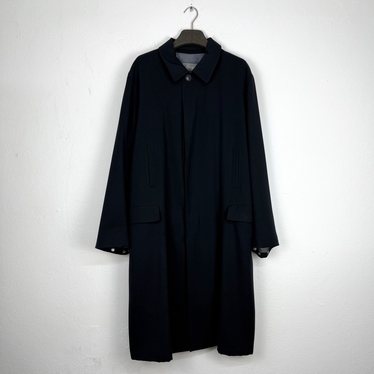 Kuratierter Vintage Onlineshop nachhaltige Secondhand Kleidung online kaufen, Online Shop Vintage, Vintage Online Shop, Second Hand Online Shop, gebraucht, zweite Hand, reused, preloved, Y2K, thriftshop, thriftstore, thrifting, thrift shop, thrift store