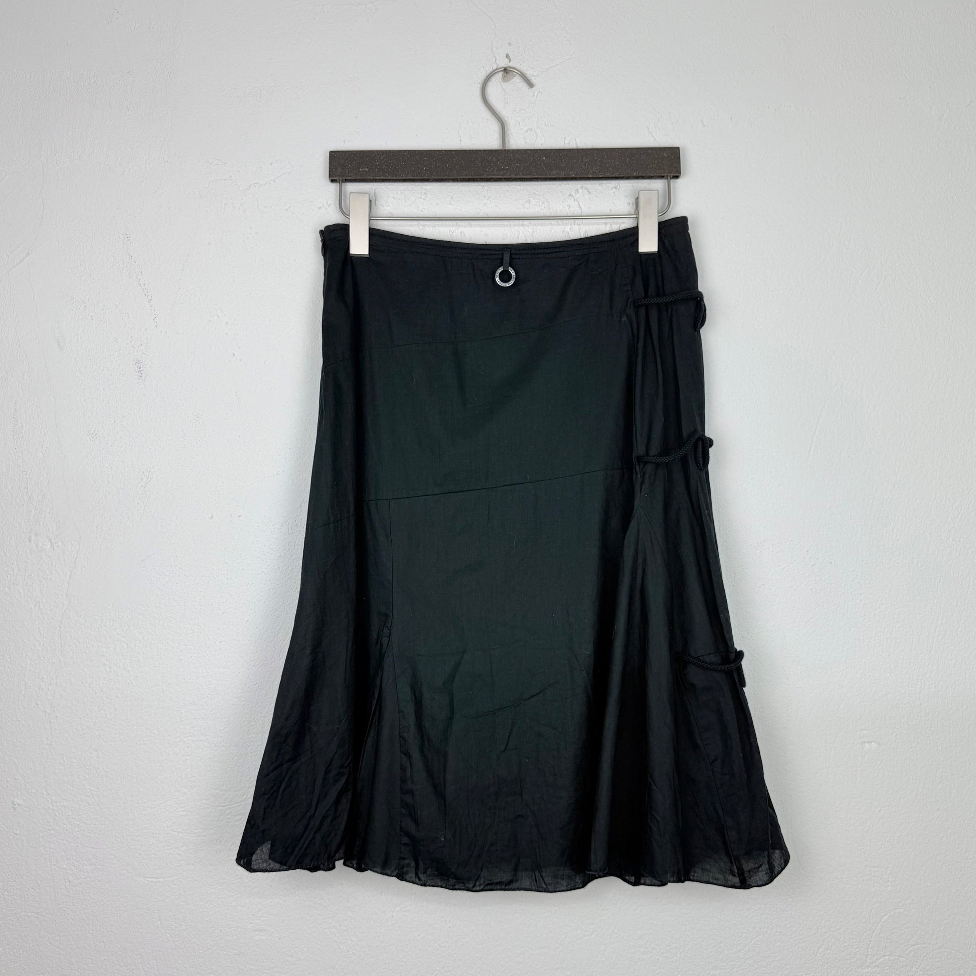 Kuratierter Vintage Onlineshop nachhaltige Secondhand Kleidung online kaufen, Online Shop Vintage, Vintage Online Shop, Second Hand Online Shop, gebraucht, zweite Hand, reused, preloved, Y2K, thriftshop, thriftstore, thrifting, thrift shop, thrift store