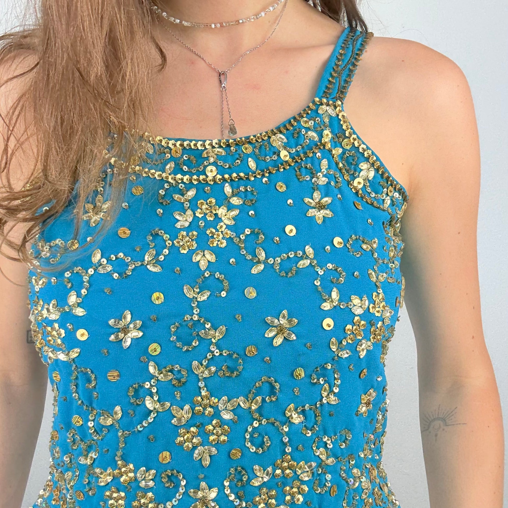 Kuratierter Vintage Onlineshop nachhaltige Secondhand Kleidung online kaufen, Online Shop Vintage, Vintage Online Shop, Second Hand Online Shop, gebraucht, zweite Hand, reused, preloved, Y2K, thriftshop, thriftstore, thrifting, thrift shop, thrift store, Festival, Boho, Pailletten