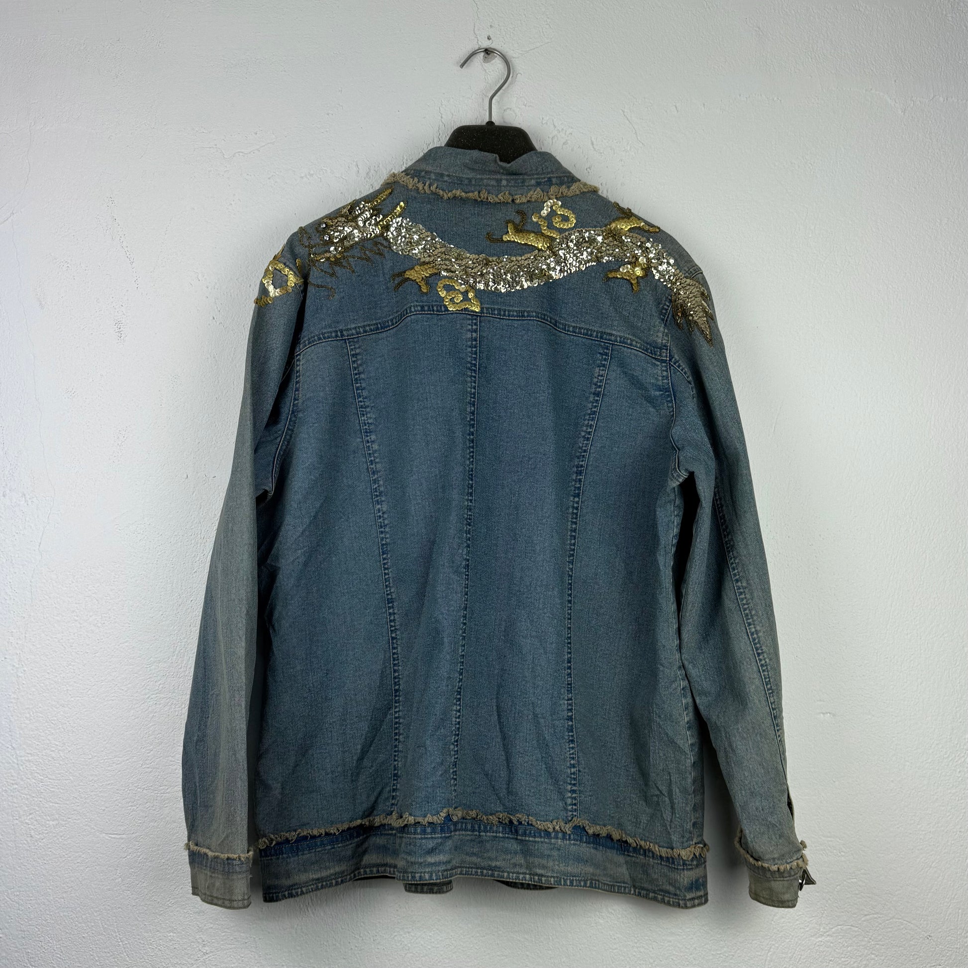 Kuratierter Vintage Onlineshop nachhaltige Secondhand Kleidung online kaufen, Online Shop Vintage, Vintage Online Shop, Second Hand Online Shop, gebraucht, zweite Hand, reused, preloved, Y2K, thriftshop, thriftstore, thrifting, thrift shop, thrift store