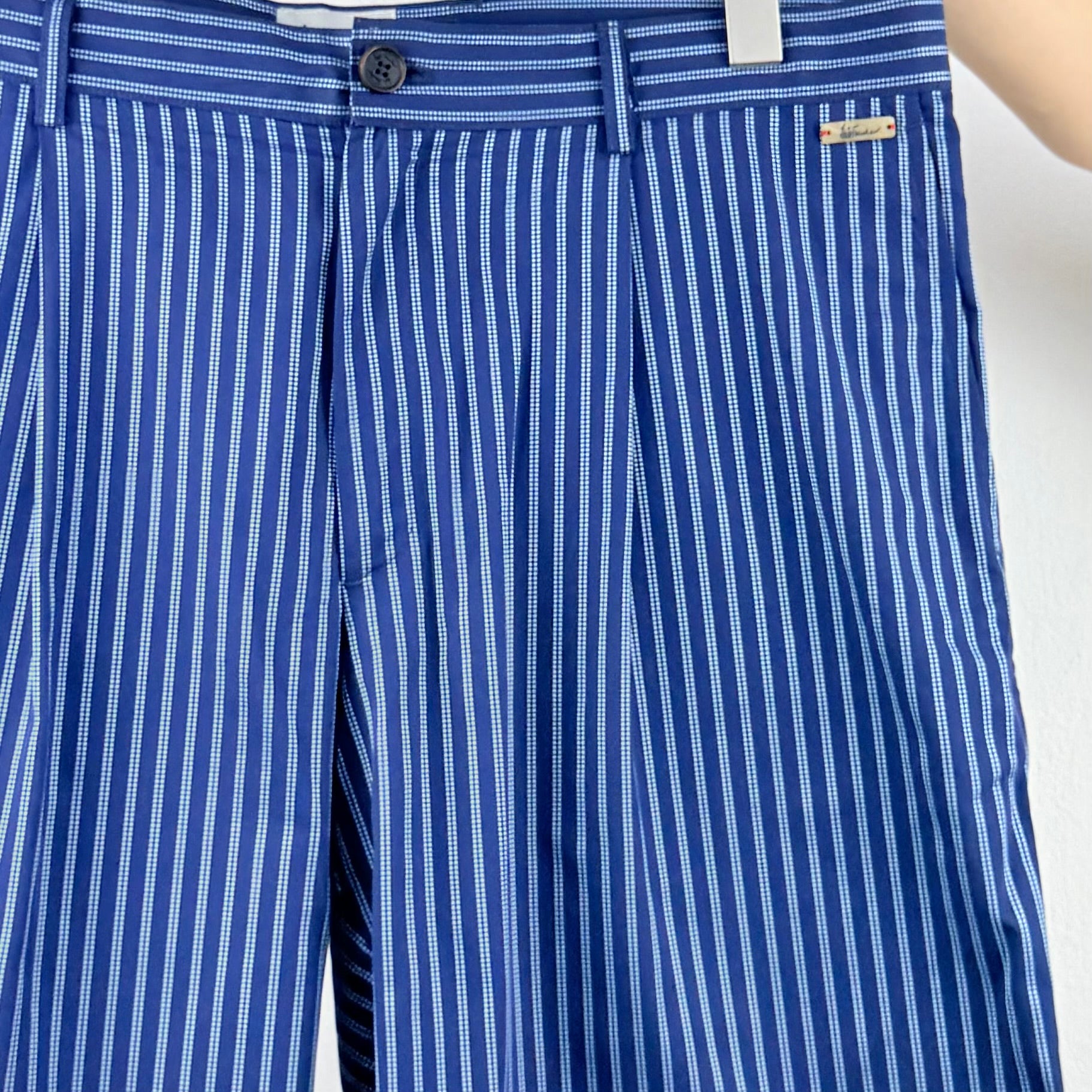 Kuratierter Vintage Onlineshop nachhaltige Secondhand Kleidung online kaufen, Online Shop Vintage, Vintage Online Shop, Second Hand Online Shop, gebraucht, zweite Hand, reused, preloved, Y2K, thriftshop, thriftstore, thrifting, thrift shop, thrift store