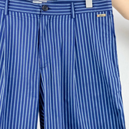 Kuratierter Vintage Onlineshop nachhaltige Secondhand Kleidung online kaufen, Online Shop Vintage, Vintage Online Shop, Second Hand Online Shop, gebraucht, zweite Hand, reused, preloved, Y2K, thriftshop, thriftstore, thrifting, thrift shop, thrift store