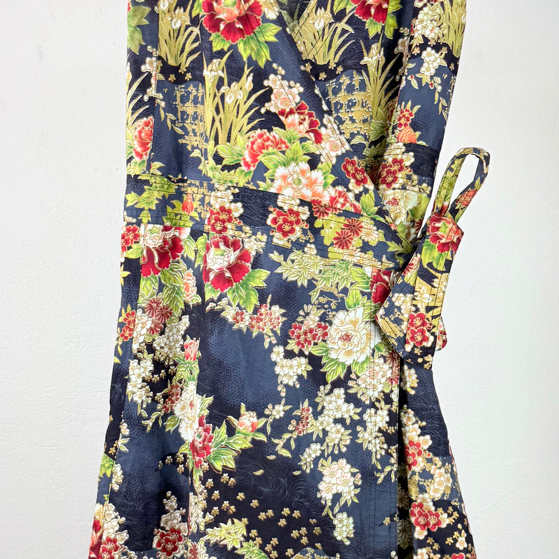 Kuratierter Vintage Onlineshop nachhaltige Secondhand Kleidung online kaufen, Online Shop Vintage, Vintage Online Shop, Second Hand Online Shop, gebraucht, zweite Hand, reused, preloved, Y2K, thriftshop, thriftstore, thrifting, thrift shop, thrift store