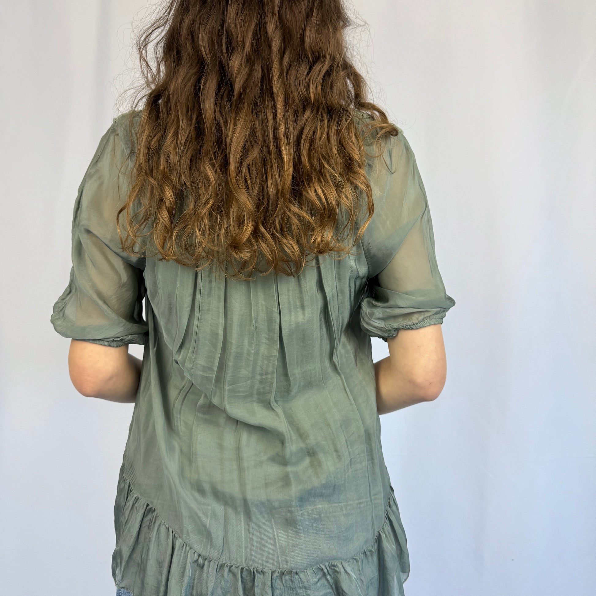 Kuratierter Vintage Onlineshop nachhaltige Secondhand Kleidung online kaufen, Online Shop Vintage, Vintage Online Shop, Second Hand Online Shop, gebraucht, zweite Hand, reused, preloved, Y2K, thriftshop, thriftstore, thrifting, thrift shop, thrift store, Retro, Boho, Whimsy