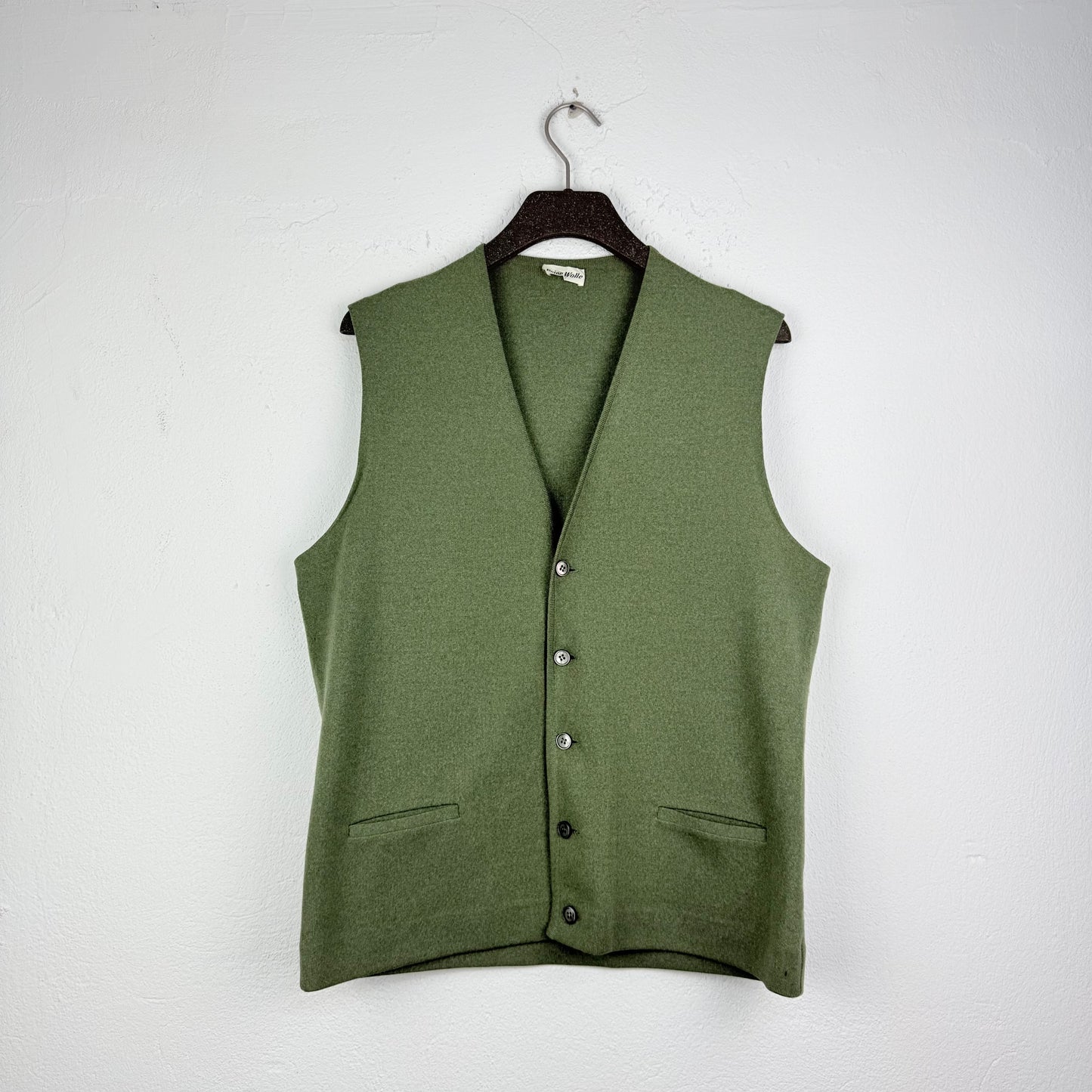 Kuratierter Vintage Onlineshop nachhaltige Secondhand Kleidung online kaufen, Online Shop Vintage, Vintage Online Shop, Second Hand Online Shop, gebraucht, zweite Hand, reused, preloved, Y2K, thriftshop, thriftstore, thrifting, thrift shop, thrift store