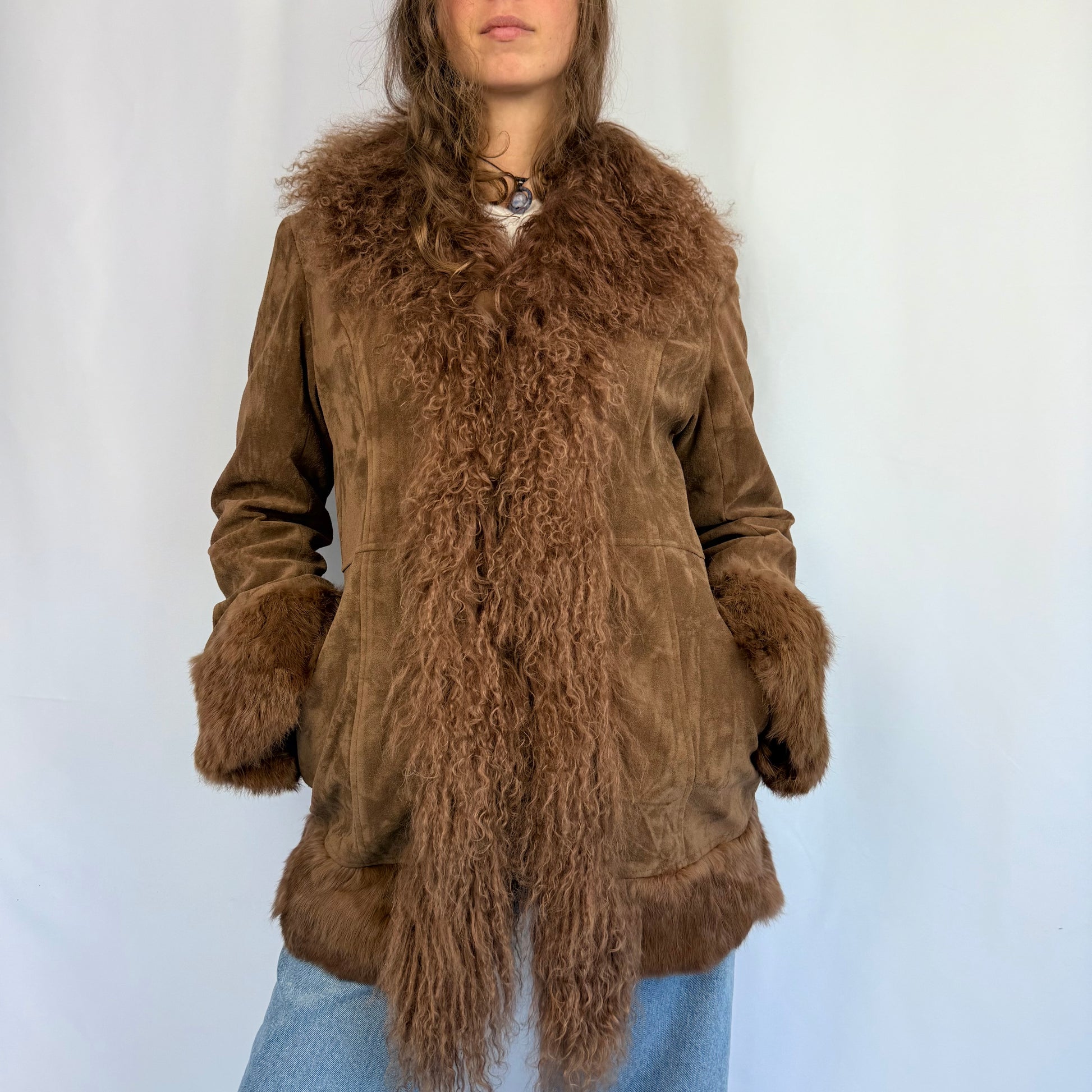 Kuratierter Vintage Onlineshop nachhaltige Secondhand Kleidung online kaufen, Online Shop Vintage, Vintage Online Shop, Second Hand Online Shop, gebraucht, zweite Hand, reused, preloved, Y2K, thriftshop, thriftstore, thrifting, thrift shop, thrift store, Y2K, Cozy, Elegant, Bratz