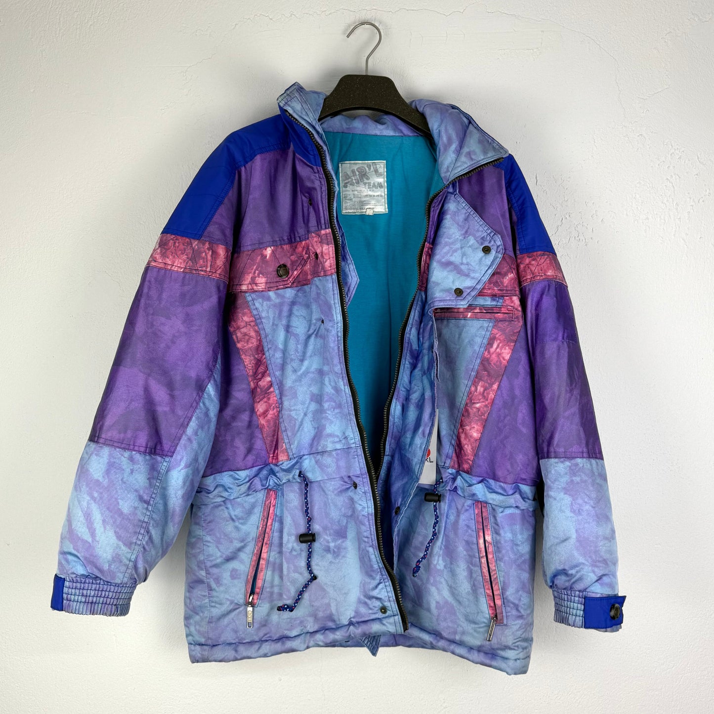 Kuratierter Vintage Onlineshop nachhaltige Secondhand Kleidung online kaufen, Online Shop Vintage, Vintage Online Shop, Second Hand Online Shop, gebraucht, zweite Hand, reused, preloved, Y2K, thriftshop, thriftstore, thrifting, thrift shop, thrift store