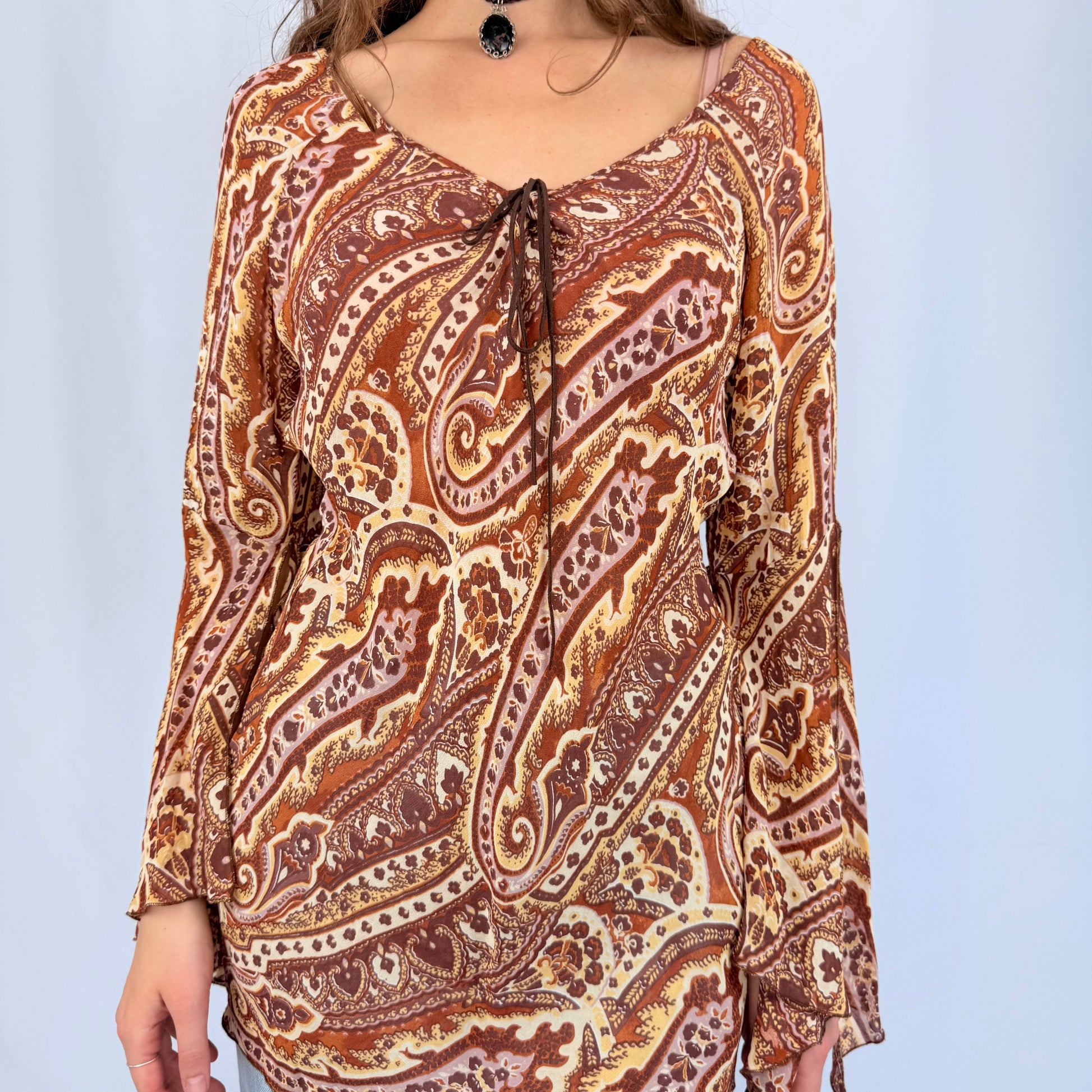 Kuratierter Vintage Onlineshop nachhaltige Secondhand Kleidung online kaufen, Online Shop Vintage, Vintage Online Shop, Second Hand Online Shop, gebraucht, zweite Hand, reused, preloved, Y2K, thriftshop, thriftstore, thrifting, thrift shop, thrift store, Second Hand, retro, Boho, Festival