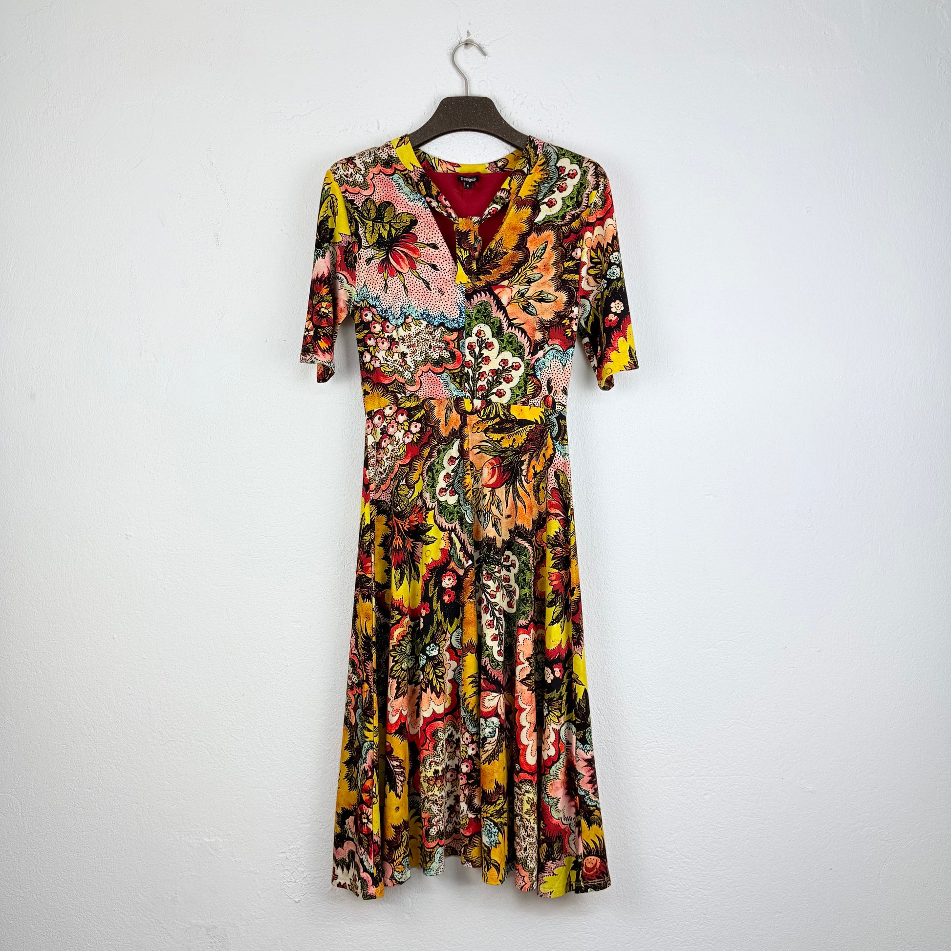 Kuratierter Vintage Onlineshop nachhaltige Secondhand Kleidung online kaufen, Online Shop Vintage, Vintage Online Shop, Second Hand Online Shop, gebraucht, zweite Hand, reused, preloved, Y2K, thriftshop, thriftstore, thrifting, thrift shop, thrift store, Retro, Pflanzenmuster, Maximalist