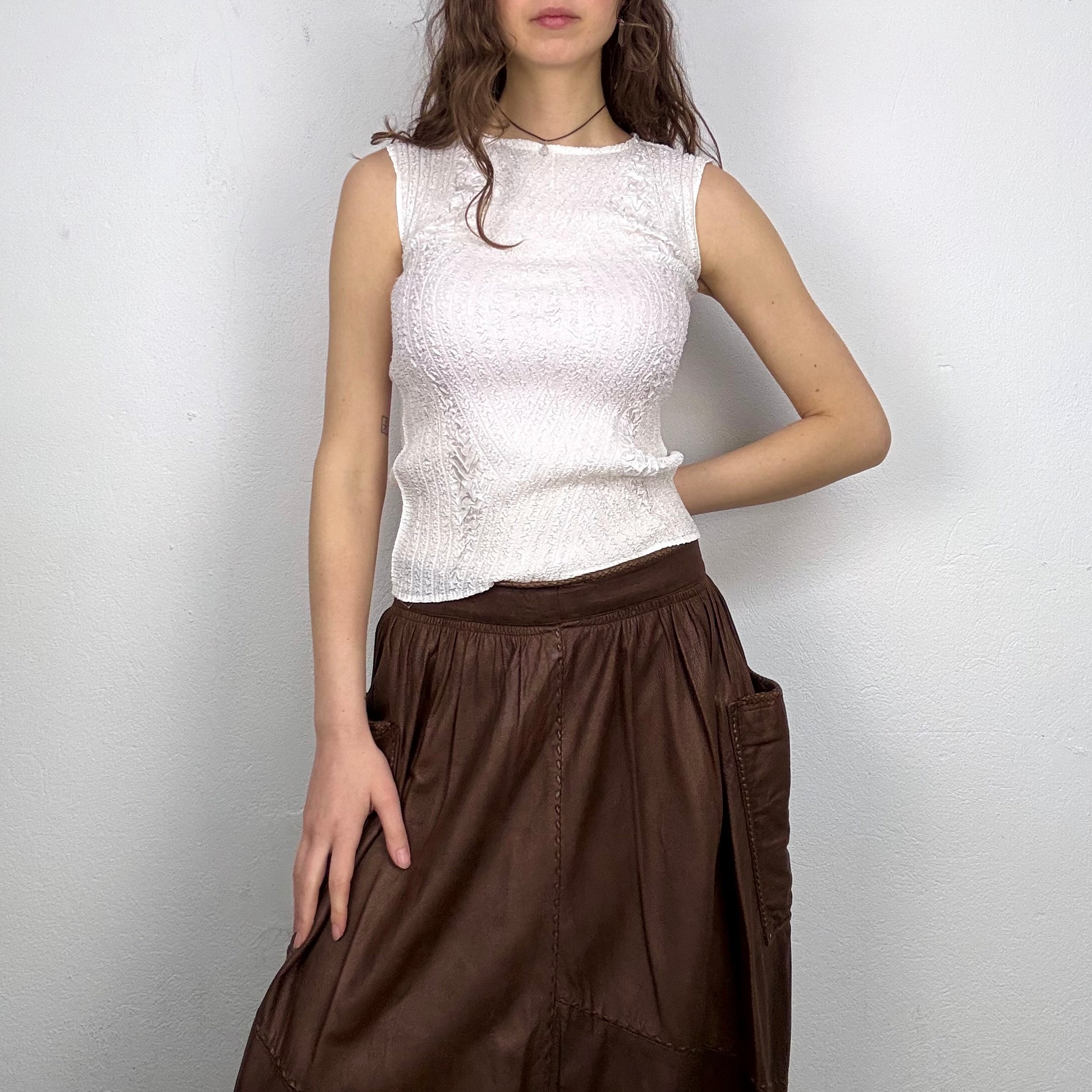 Kuratierter Vintage Onlineshop nachhaltige Secondhand Kleidung online kaufen, Online Shop Vintage, Vintage Online Shop, Second Hand Online Shop, gebraucht, zweite Hand, reused, preloved, Y2K, thriftshop, thriftstore, thrifting, thrift shop, thrift store