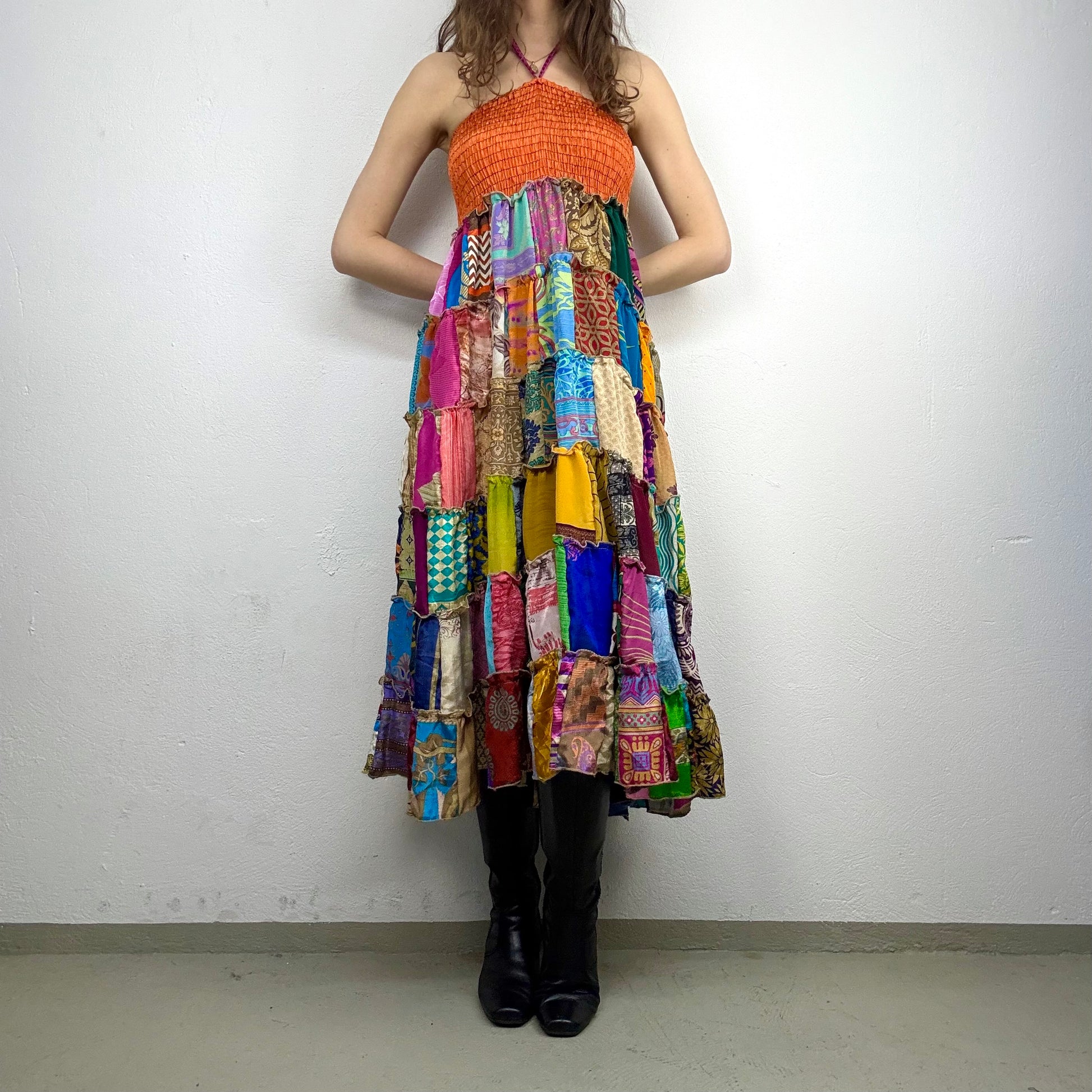 Kuratierter Vintage Onlineshop nachhaltige Secondhand Kleidung online kaufen, Online Shop Vintage, Vintage Online Shop, Second Hand Online Shop, gebraucht, zweite Hand, reused, preloved, Y2K, thriftshop, thriftstore, thrifting, thrift shop, thrift store