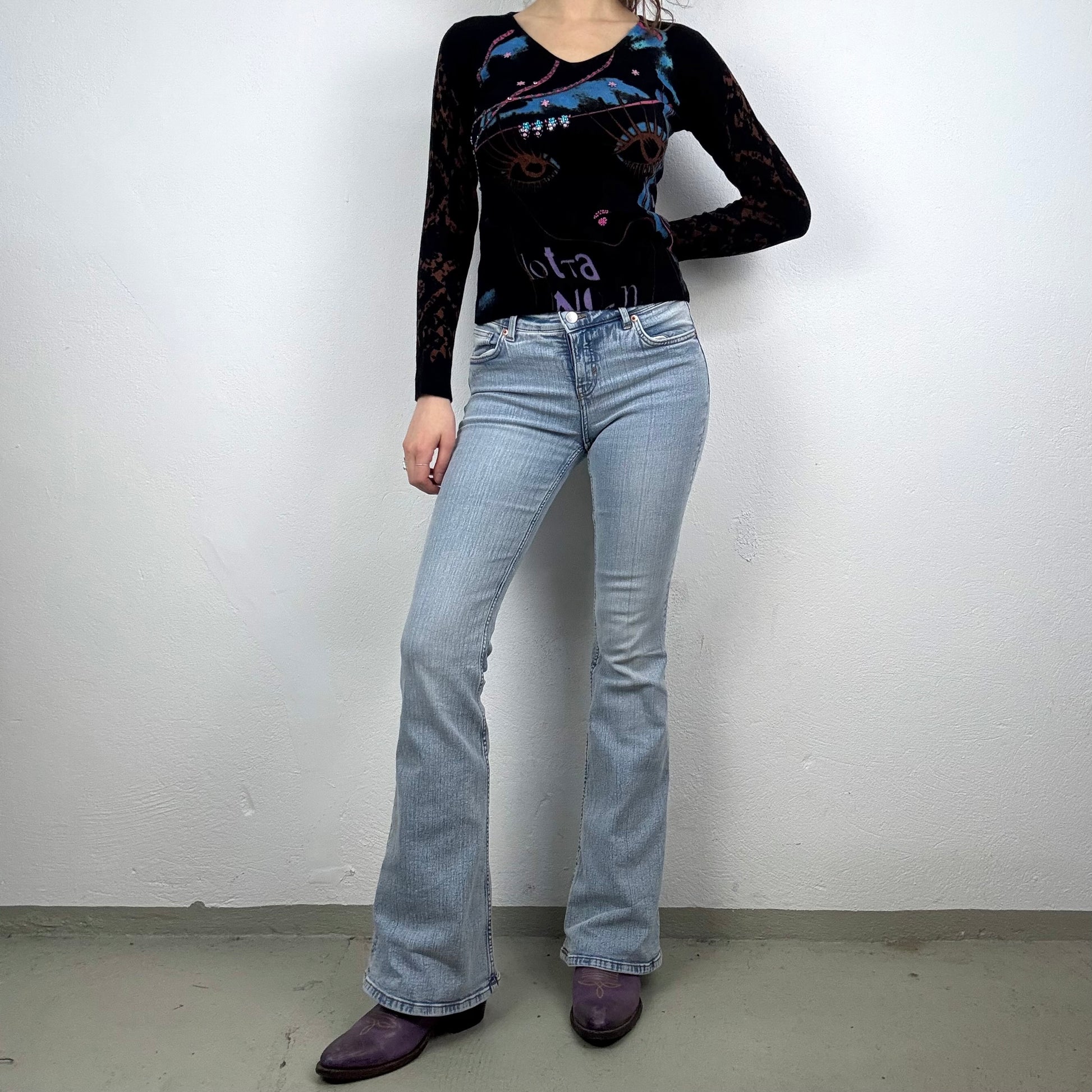 Kuratierter Vintage Onlineshop nachhaltige Secondhand Kleidung online kaufen, Online Shop Vintage, Vintage Online Shop, Second Hand Online Shop, gebraucht, zweite Hand, reused, preloved, Y2K, thriftshop, thriftstore, thrifting, thrift shop, thrift store