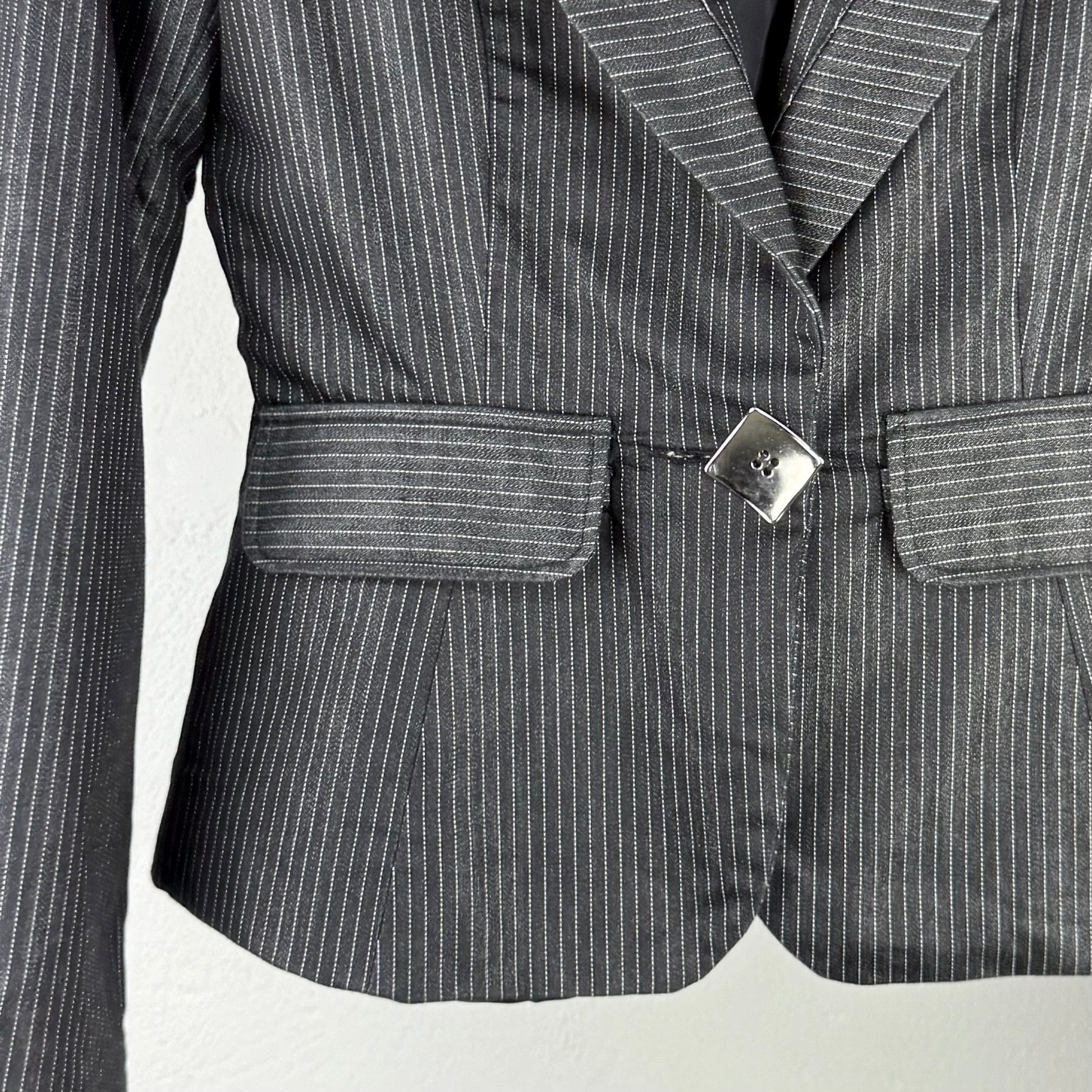 Kuratierter Vintage Onlineshop nachhaltige Secondhand Kleidung online kaufen, Online Shop Vintage, Vintage Online Shop, Second Hand Online Shop, gebraucht, zweite Hand, reused, preloved, Y2K, thriftshop, thriftstore, thrifting, thrift shop, thrift store