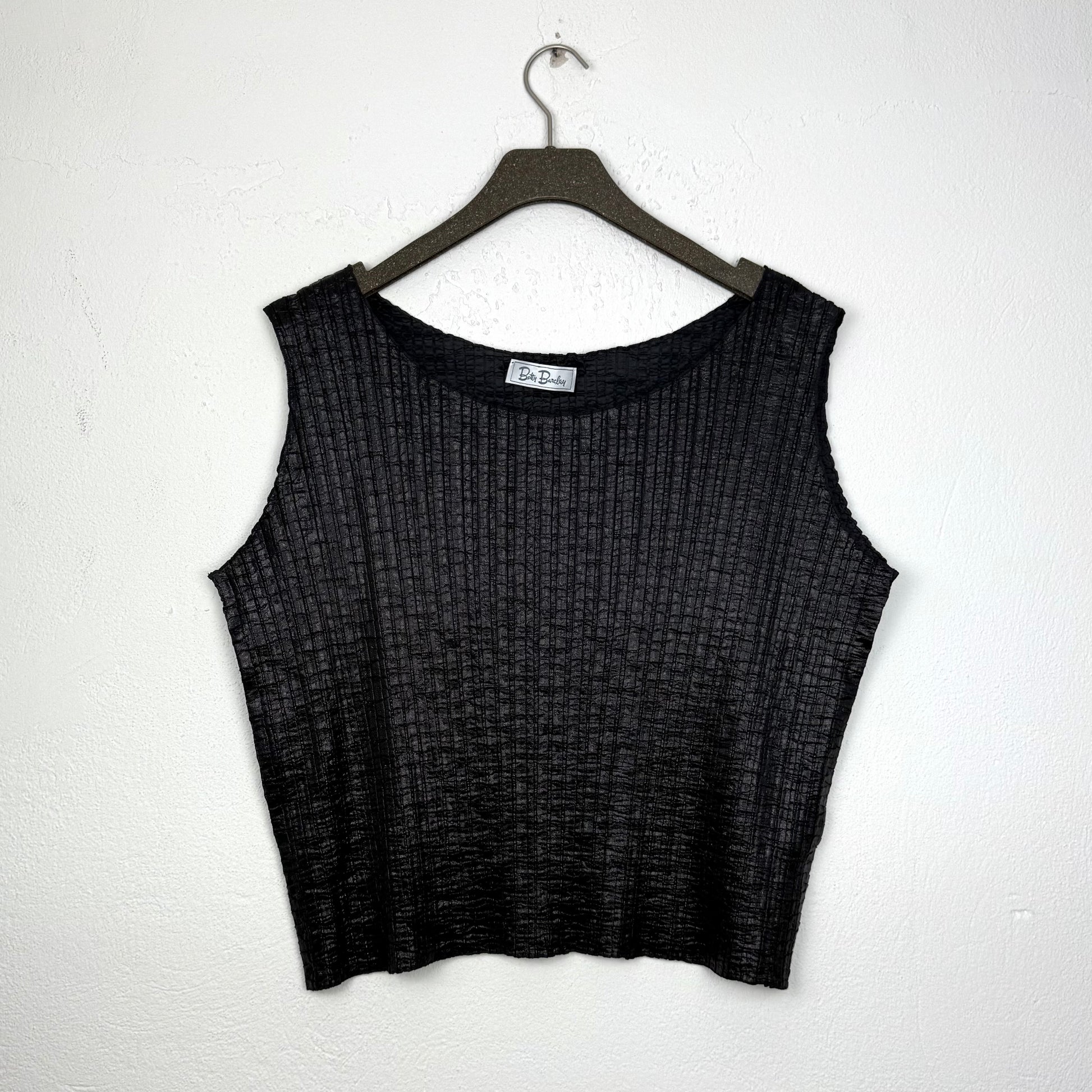 Kuratierter Vintage Onlineshop nachhaltige Secondhand Kleidung online kaufen, Online Shop Vintage, Vintage Online Shop, Second Hand Online Shop, gebraucht, zweite Hand, reused, preloved, Y2K, thriftshop, thriftstore, thrifting, thrift shop, thrift store