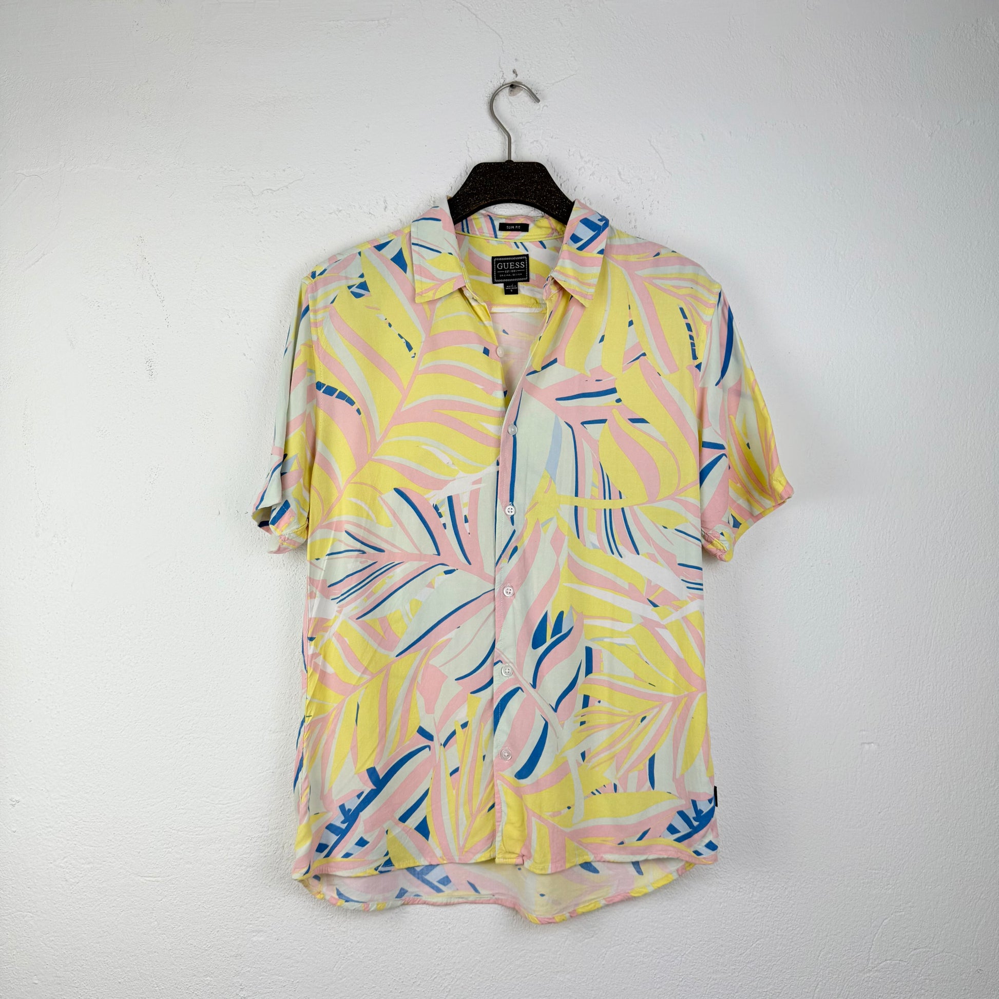 Kuratierter Vintage Onlineshop nachhaltige Secondhand Kleidung online kaufen, Online Shop Vintage, Vintage Online Shop, Second Hand Online Shop, gebraucht, zweite Hand, reused, preloved, Y2K, thriftshop, thriftstore, thrifting, thrift shop, thrift store