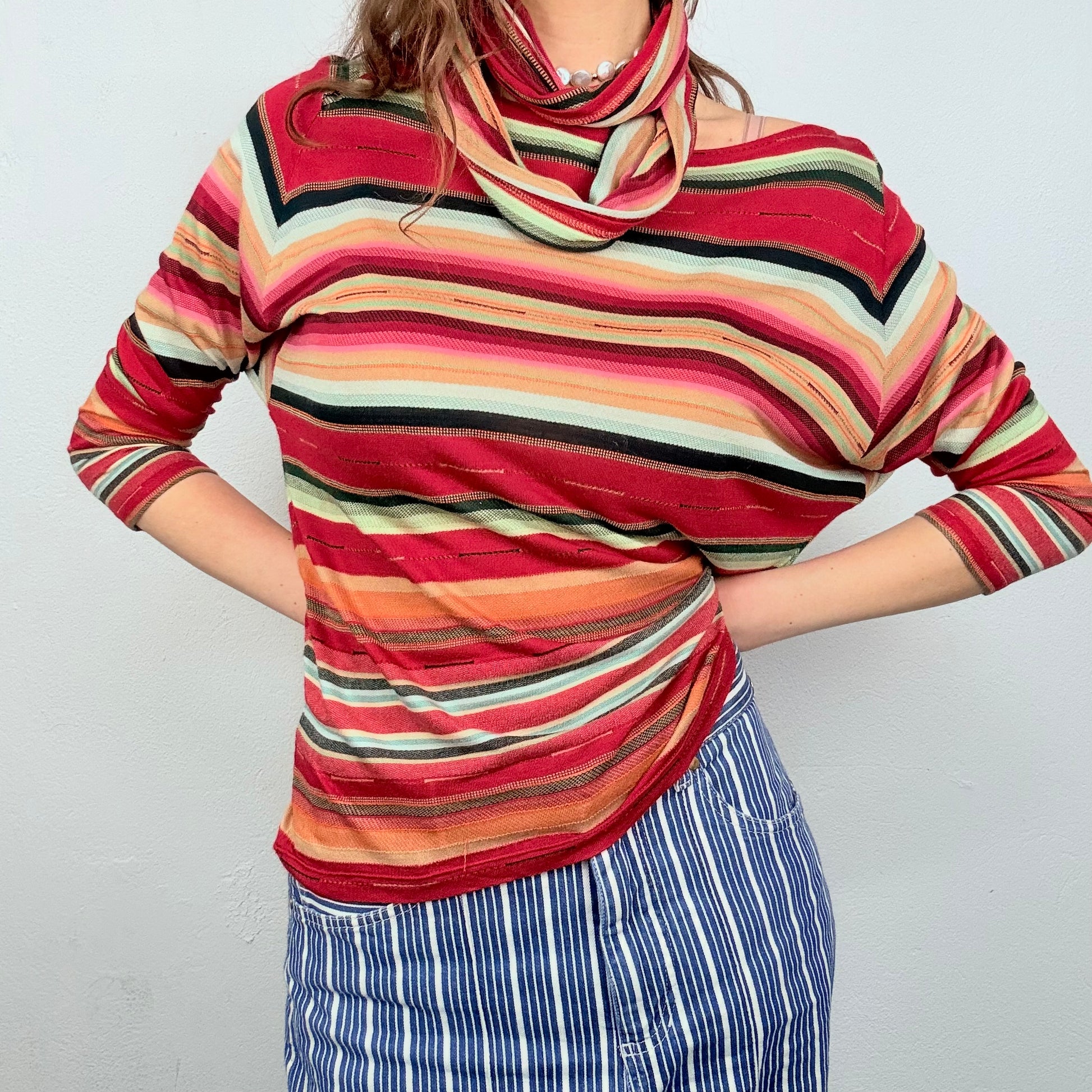 Kuratierter Vintage Onlineshop nachhaltige Secondhand Kleidung online kaufen, Online Shop Vintage, Vintage Online Shop, Second Hand Online Shop, gebraucht, zweite Hand, reused, preloved, Y2K, thriftshop, thriftstore, thrifting, thrift shop, thrift store, Stripes, Schal, Streifen