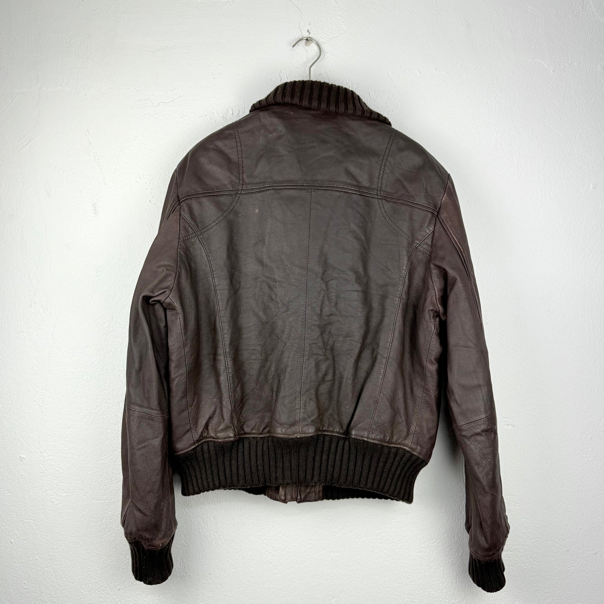 Kuratierter Vintage Onlineshop nachhaltige Secondhand Kleidung online kaufen, Online Shop Vintage, Vintage Online Shop, Second Hand Online Shop, gebraucht, zweite Hand, reused, preloved, Y2K, thriftshop, thriftstore, thrifting, thrift shop, thrift store