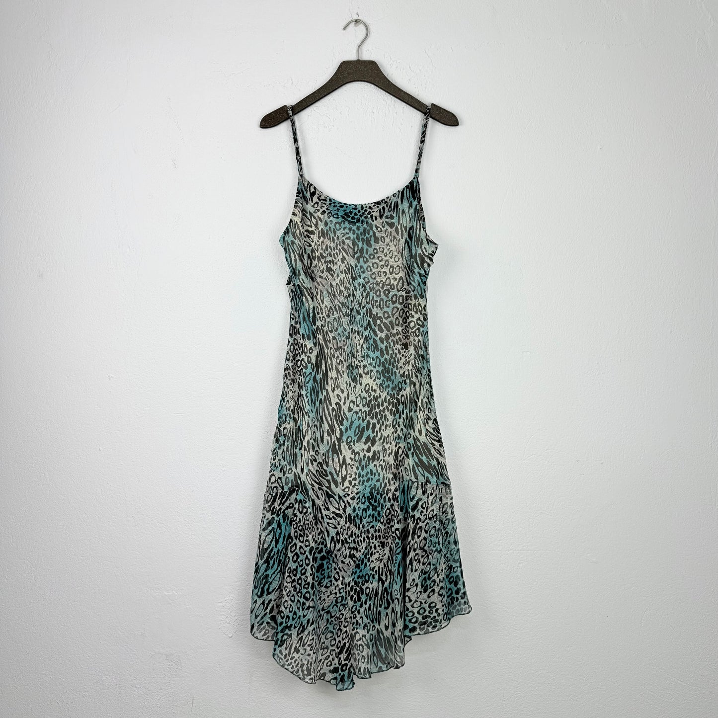 Kuratierter Vintage Onlineshop nachhaltige Secondhand Kleidung online kaufen, Online Shop Vintage, Vintage Online Shop, Second Hand Online Shop, gebraucht, zweite Hand, reused, preloved, Y2K, thriftshop, thriftstore, thrifting, thrift shop, thrift store