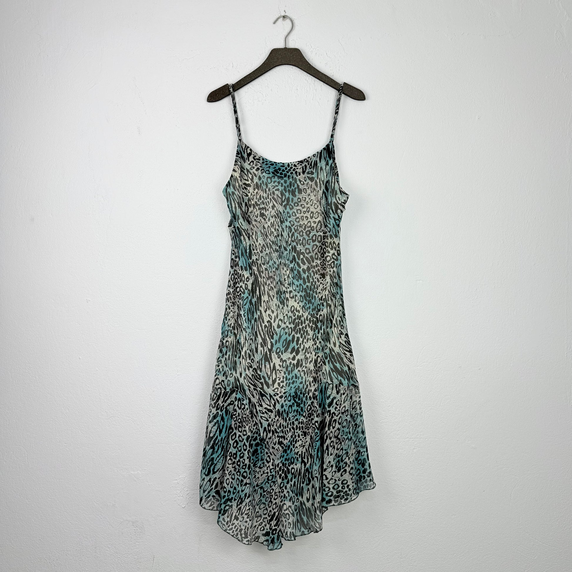 Kuratierter Vintage Onlineshop nachhaltige Secondhand Kleidung online kaufen, Online Shop Vintage, Vintage Online Shop, Second Hand Online Shop, gebraucht, zweite Hand, reused, preloved, Y2K, thriftshop, thriftstore, thrifting, thrift shop, thrift store