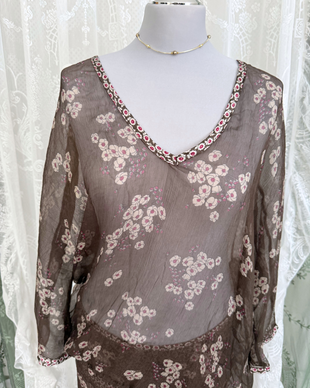 Ajay by Liu Jo Set mit Seide Rock und Bluse 90s Style whitchy whimsy flowy fließend Naturstoffe