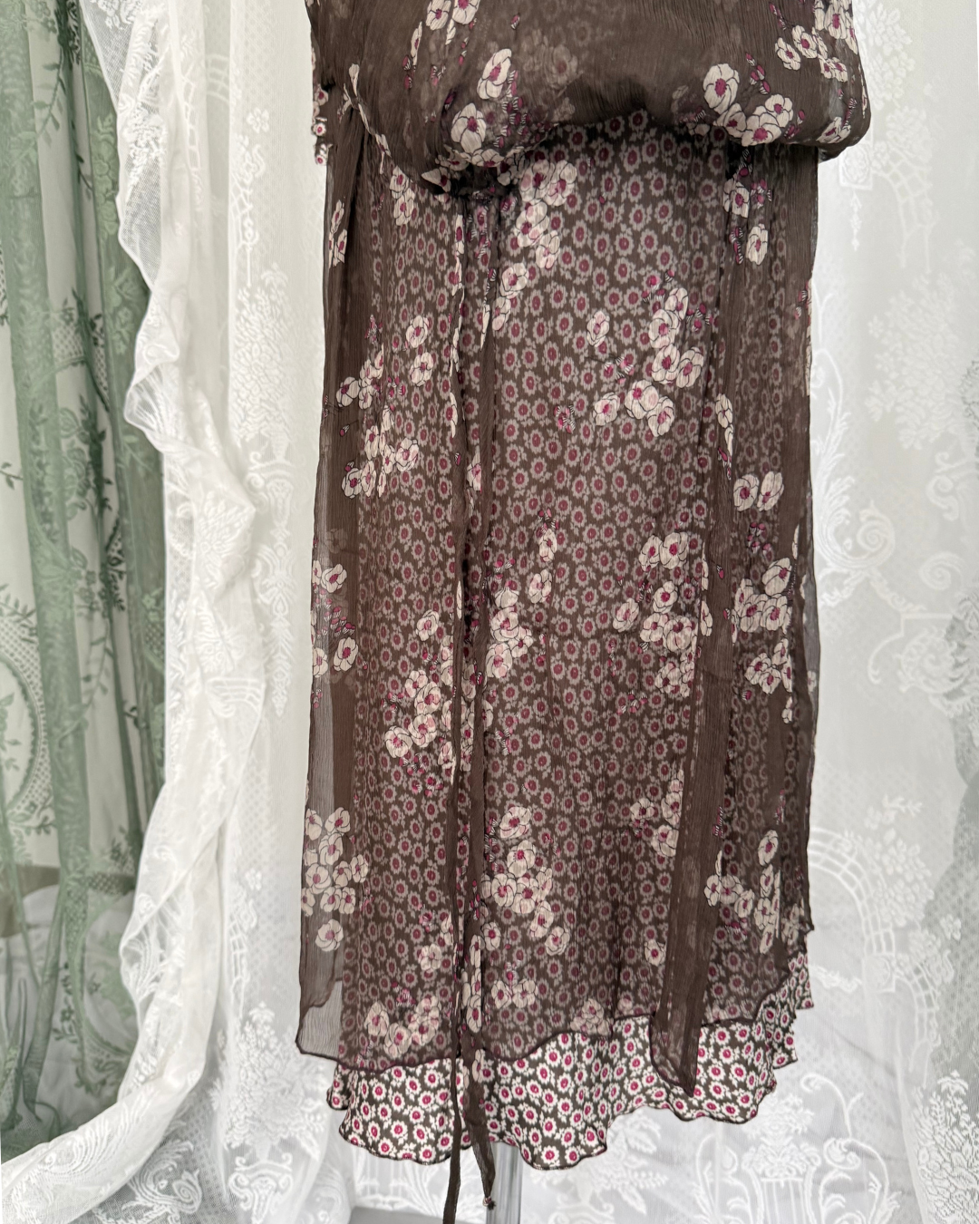 Ajay by Liu Jo Set mit Seide Rock und Bluse 90s Style whitchy whimsy flowy fließend Naturstoffe
