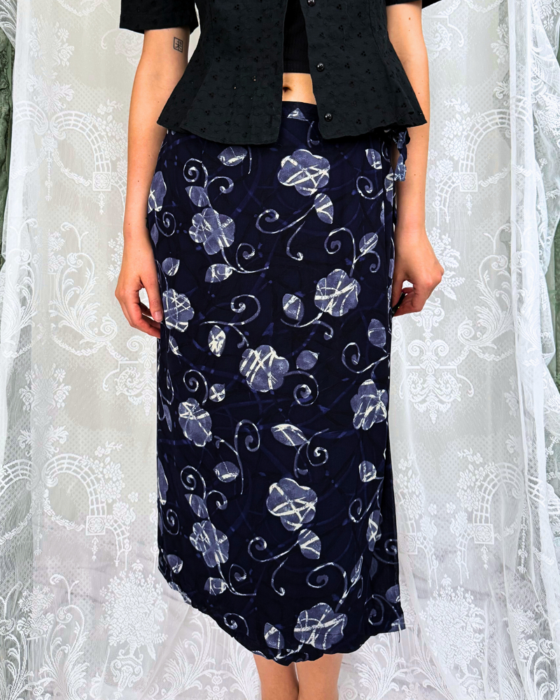 Vintage Wickelrock Blumenmuster dunkelblau 90s Style Whitchy Whimsical Boho Urlaub