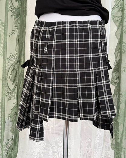Asymmetrischer Minirock schwarz weiß kariert 90s Style grunge Teos Vintage Online Shop