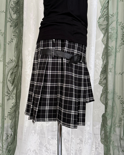 Asymmetrischer Minirock schwarz weiß kariert 90s Style grunge Teos Vintage Online Shop