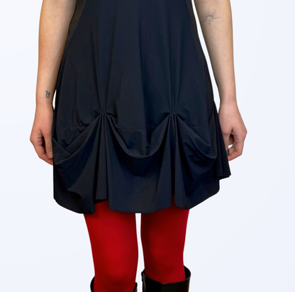 Grunge Goth 90s Style Kleid asymmetrisch Nadelstreifen Knöpfe schwarz Teos Vintage Onlineshop