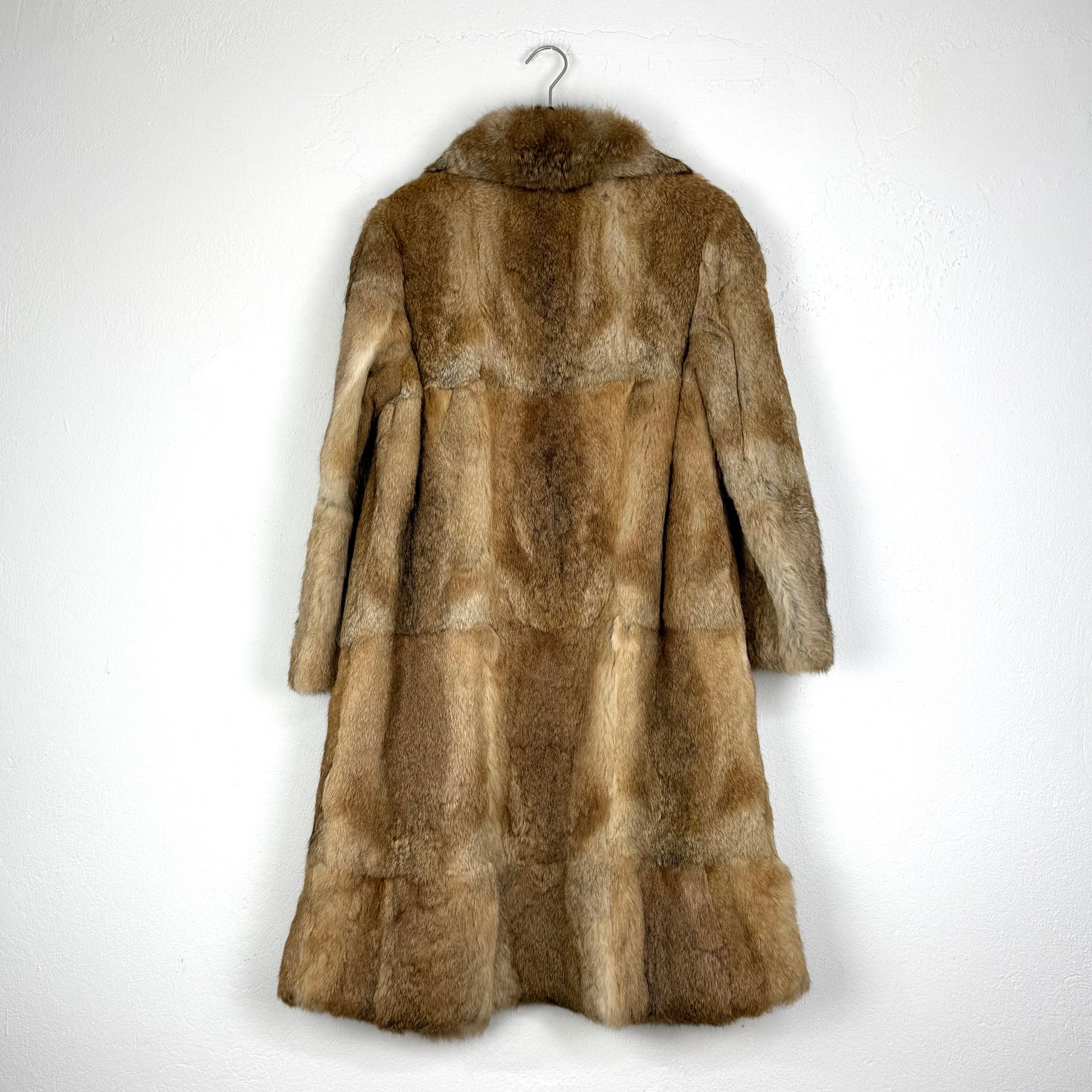 Kuratierter Vintage Onlineshop nachhaltige Secondhand Kleidung online kaufen, Online Shop Vintage, Vintage Online Shop, Second Hand Online Shop, gebraucht, zweite Hand, reused, preloved, Y2K, thriftshop, thriftstore, thrifting, thrift shop, thrift store