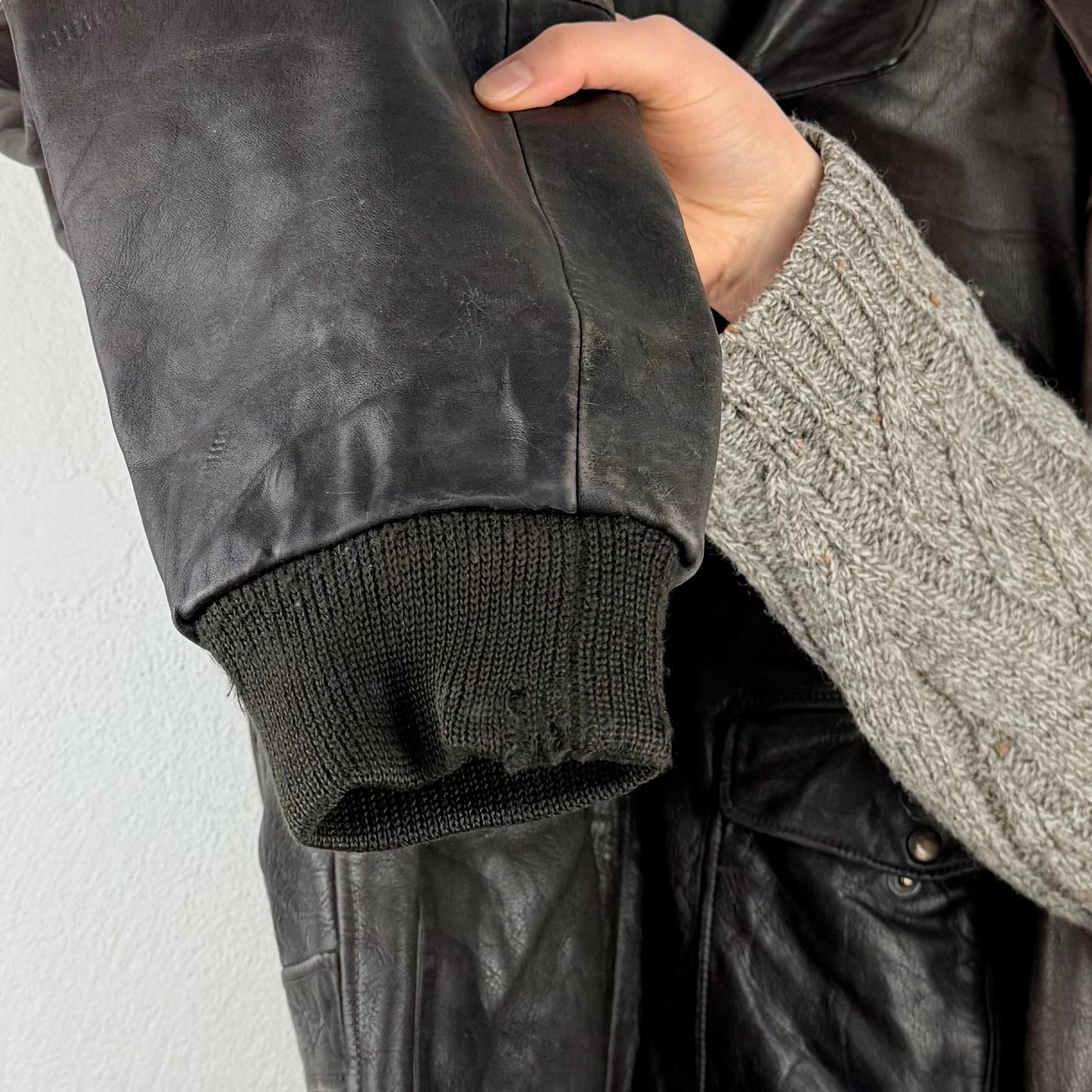Kuratierter Vintage Onlineshop nachhaltige Secondhand Kleidung online kaufen, Online Shop Vintage, Vintage Online Shop, Second Hand Online Shop, gebraucht, zweite Hand, reused, preloved, Y2K, thriftshop, thriftstore, thrifting, thrift shop, thrift store