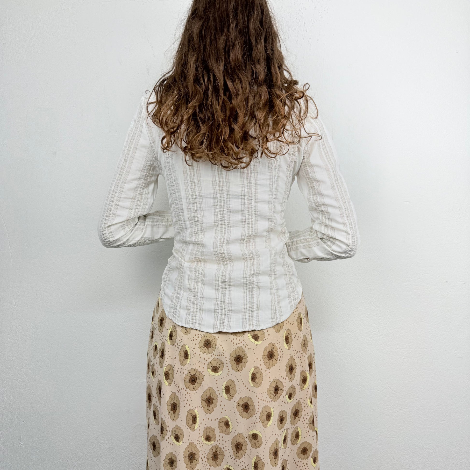 Kuratierter Vintage Onlineshop nachhaltige Secondhand Kleidung online kaufen, Online Shop Vintage, Vintage Online Shop, Second Hand Online Shop, gebraucht, zweite Hand, reused, preloved, Y2K, thriftshop, thriftstore, thrifting, thrift shop, thrift store, Office Siren, Clean, Elegant