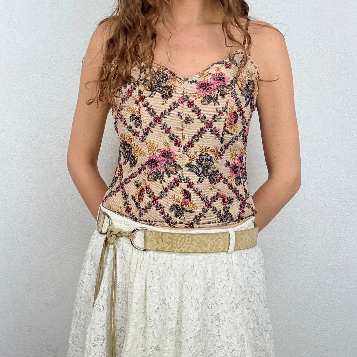 Kuratierter Vintage Onlineshop nachhaltige Secondhand Kleidung online kaufen, Online Shop Vintage, Vintage Online Shop, Second Hand Online Shop, gebraucht, zweite Hand, reused, preloved, Y2K, thriftshop, thriftstore, thrifting, thrift shop, thrift store, Flowy, Blumig, Festival