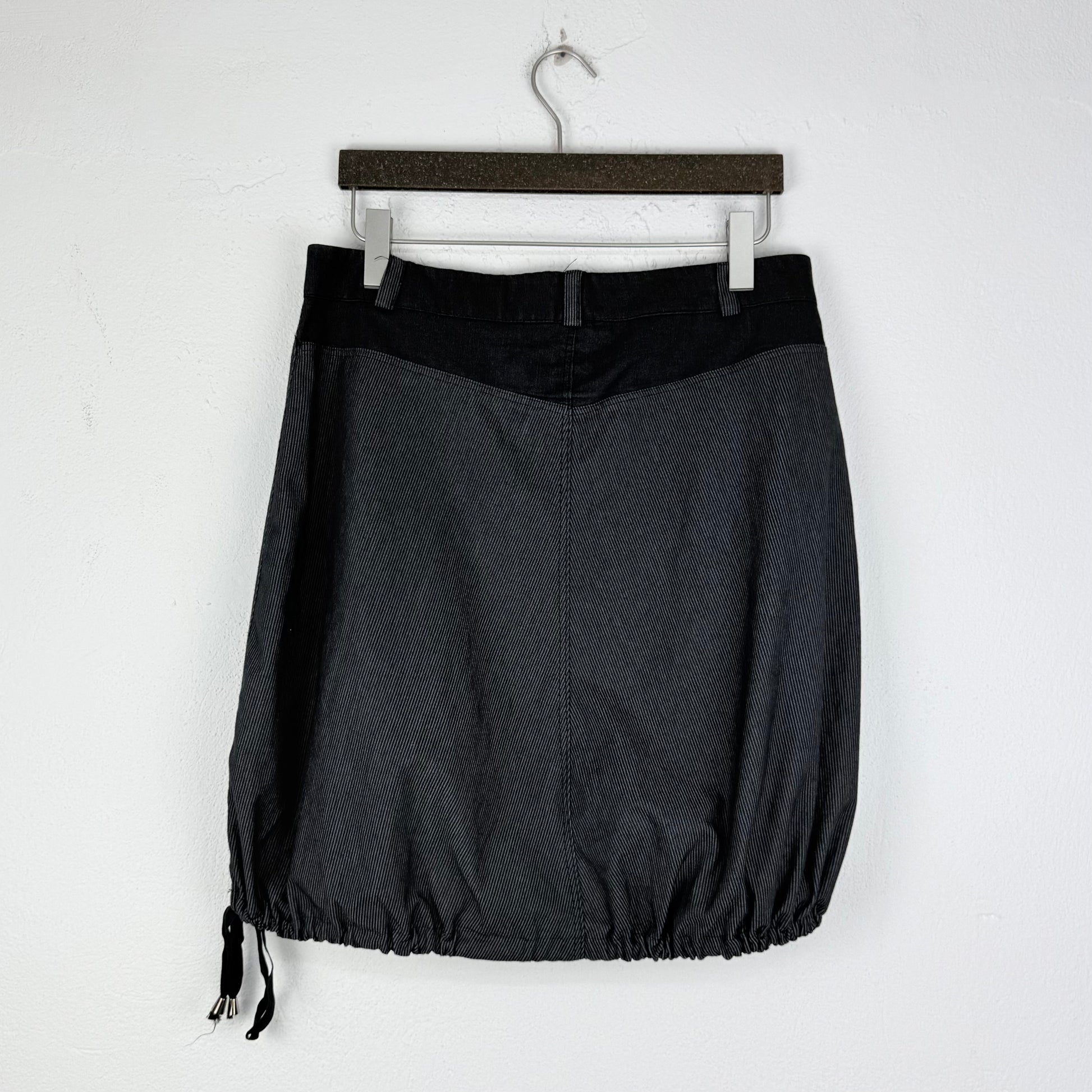 Kuratierter Vintage Onlineshop nachhaltige Secondhand Kleidung online kaufen, Online Shop Vintage, Vintage Online Shop, Second Hand Online Shop, gebraucht, zweite Hand, reused, preloved, Y2K, thriftshop, thriftstore, thrifting, thrift shop, thrift store, Grunge, Alternativ