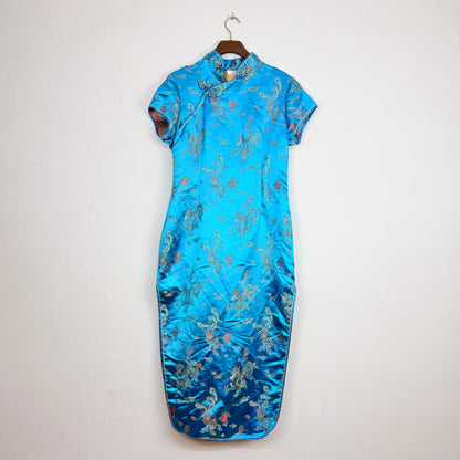 Kuratierter Vintage Onlineshop nachhaltige Secondhand Kleidung online kaufen, Online Shop Vintage, Vintage Online Shop, Second Hand Online Shop, gebraucht, zweite Hand, reused, preloved, Y2K, thriftshop, thriftstore, thrifting, thrift shop, thrift store, Cheongsam, Seide, Traditionell