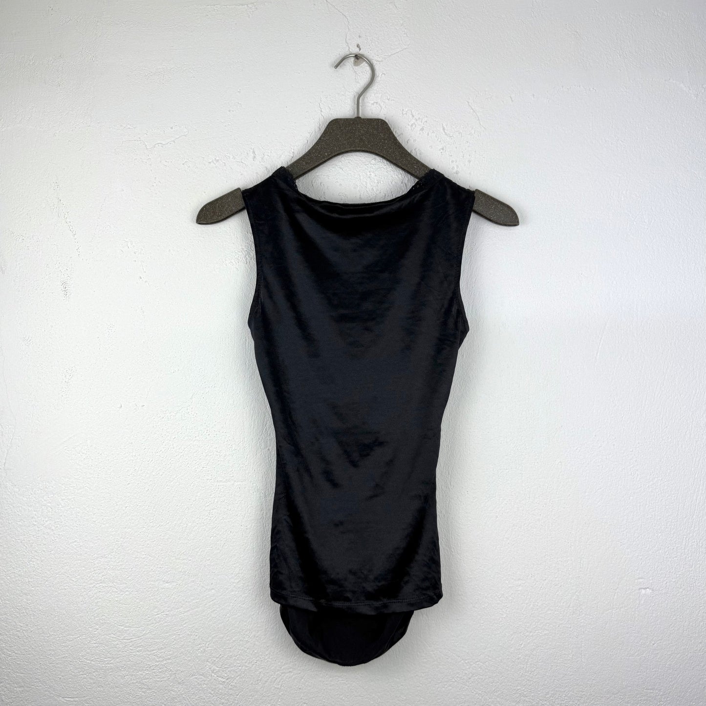 Kuratierter Vintage Onlineshop nachhaltige Secondhand Kleidung online kaufen, Online Shop Vintage, Vintage Online Shop, Second Hand Online Shop, gebraucht, zweite Hand, reused, preloved, Y2K, thriftshop, thriftstore, thrifting, thrift shop, thrift store